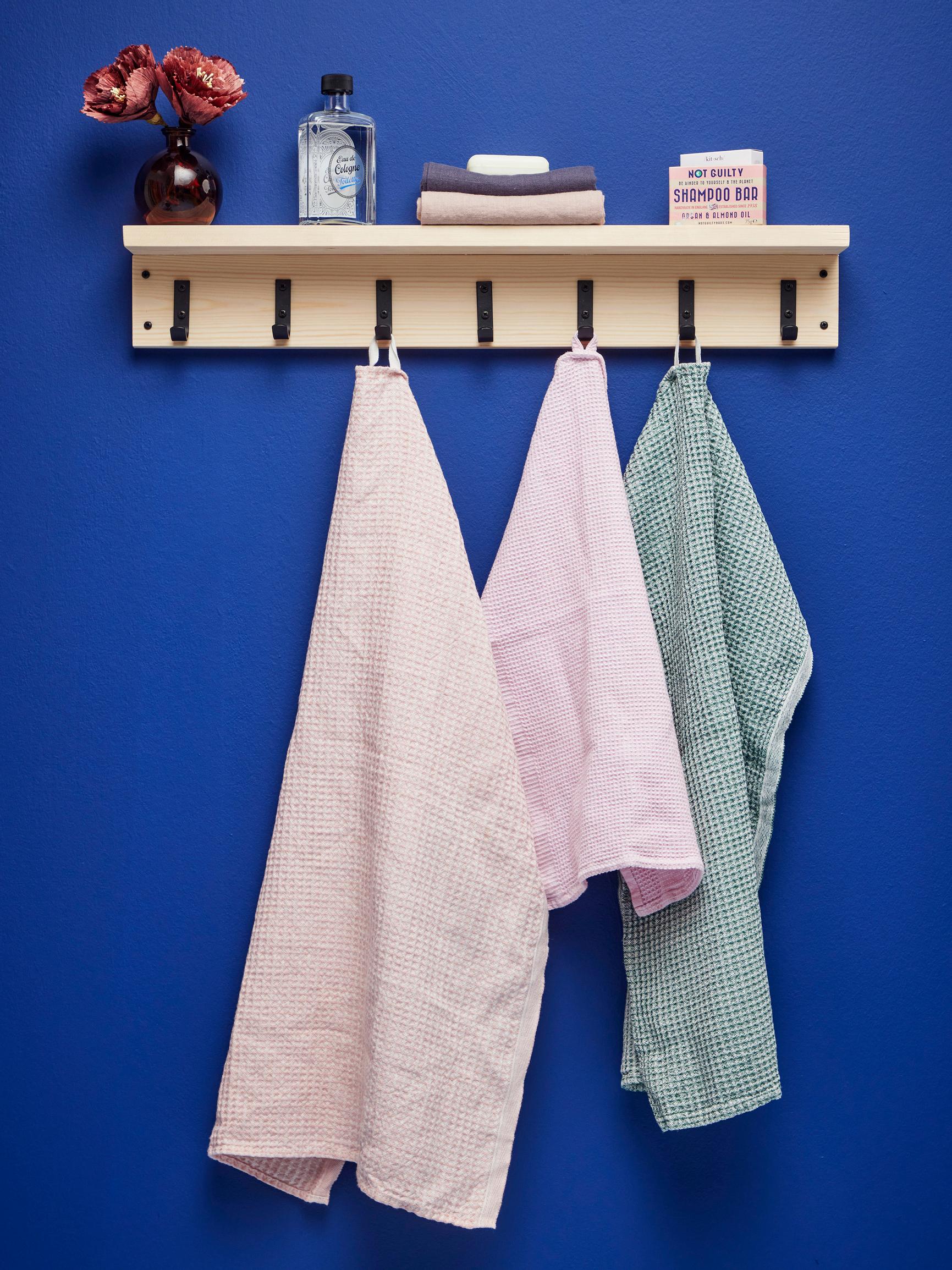 A place for everything: build a wall rack for small essentials