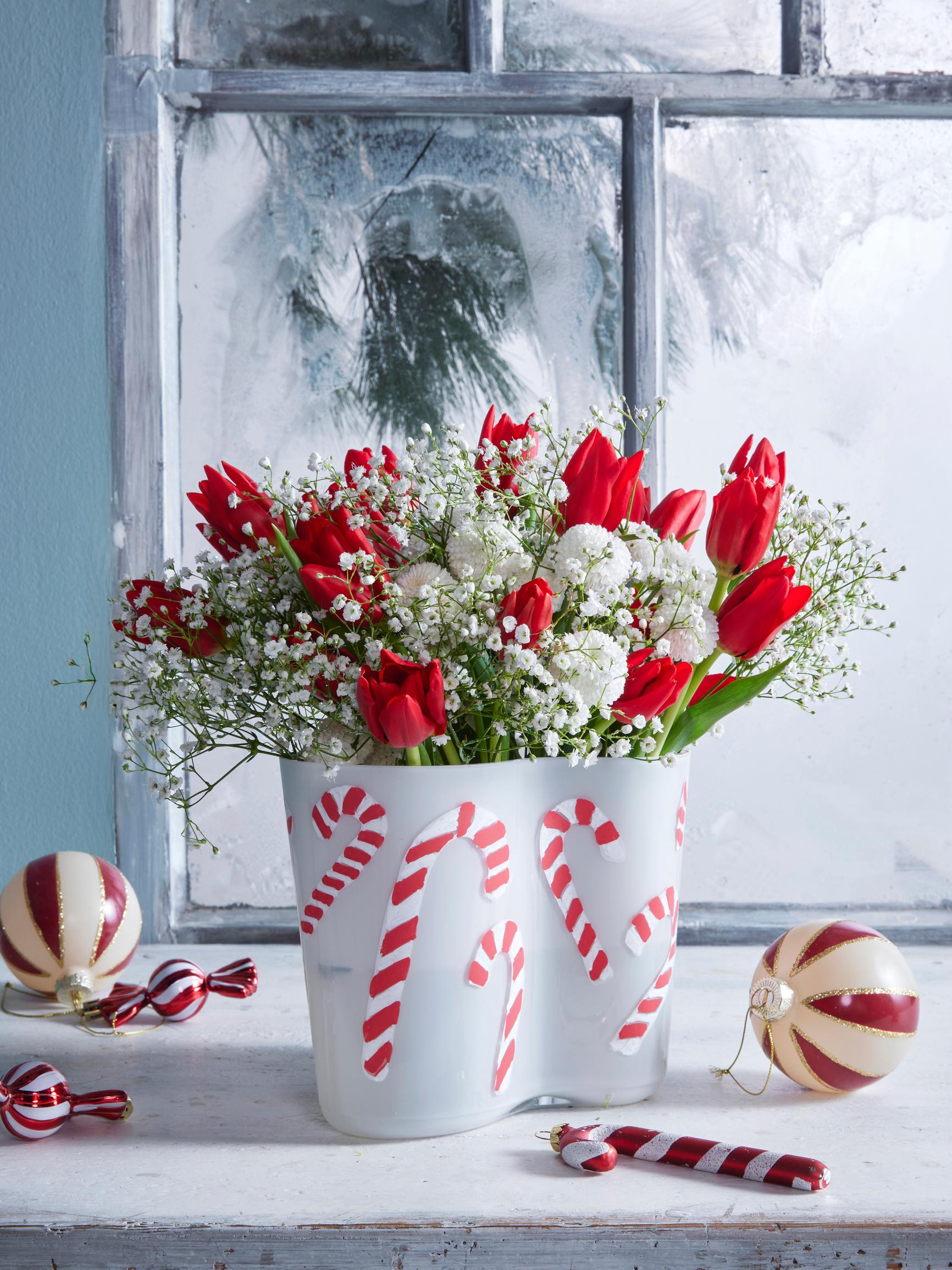 5 fresh ways to style amaryllis, tulips and poinsettias