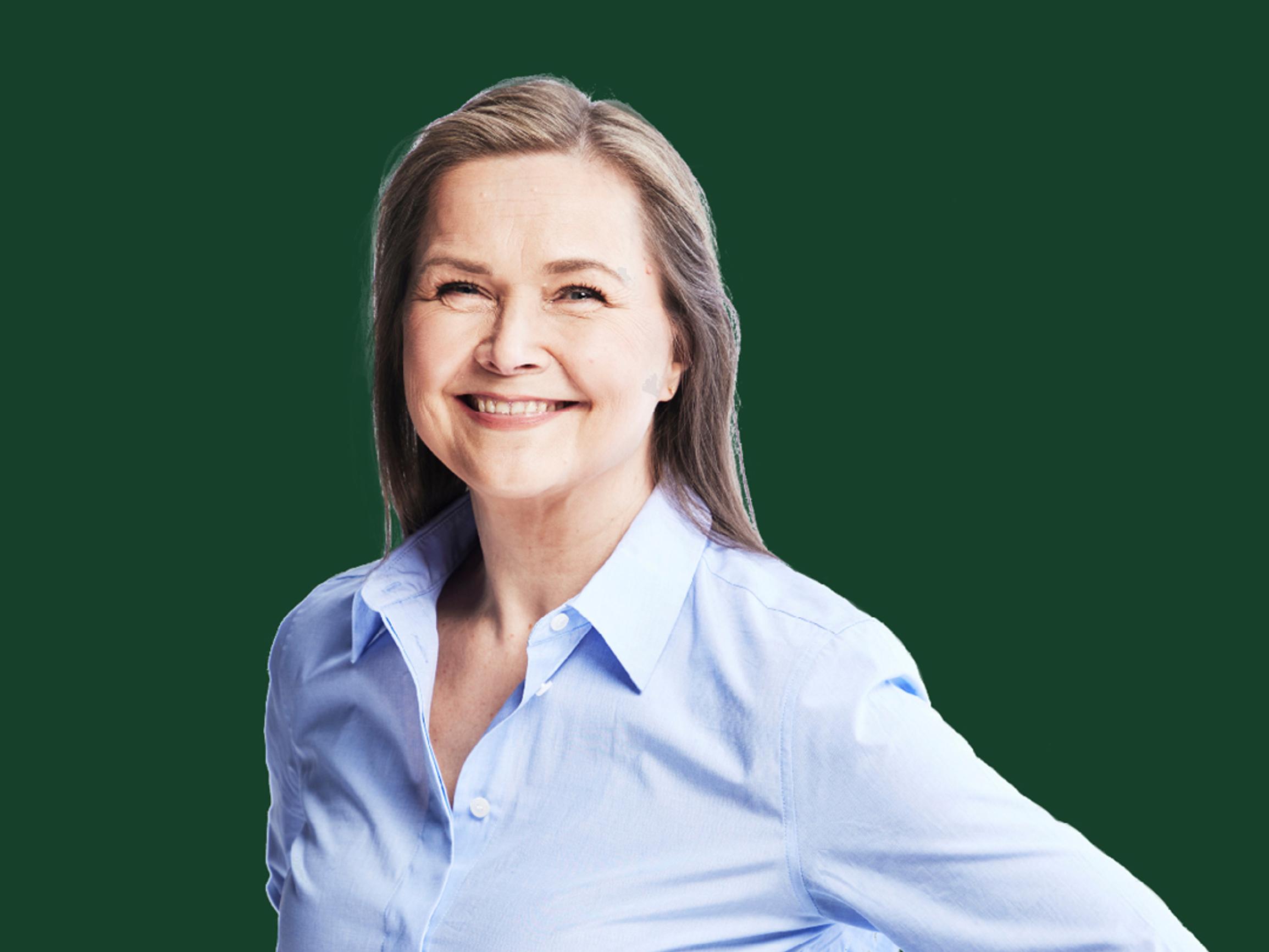 A Christmas tree seller gave us a 20-year holiday tradition—and the foolproof trick that keeps the needles on until Epiphany