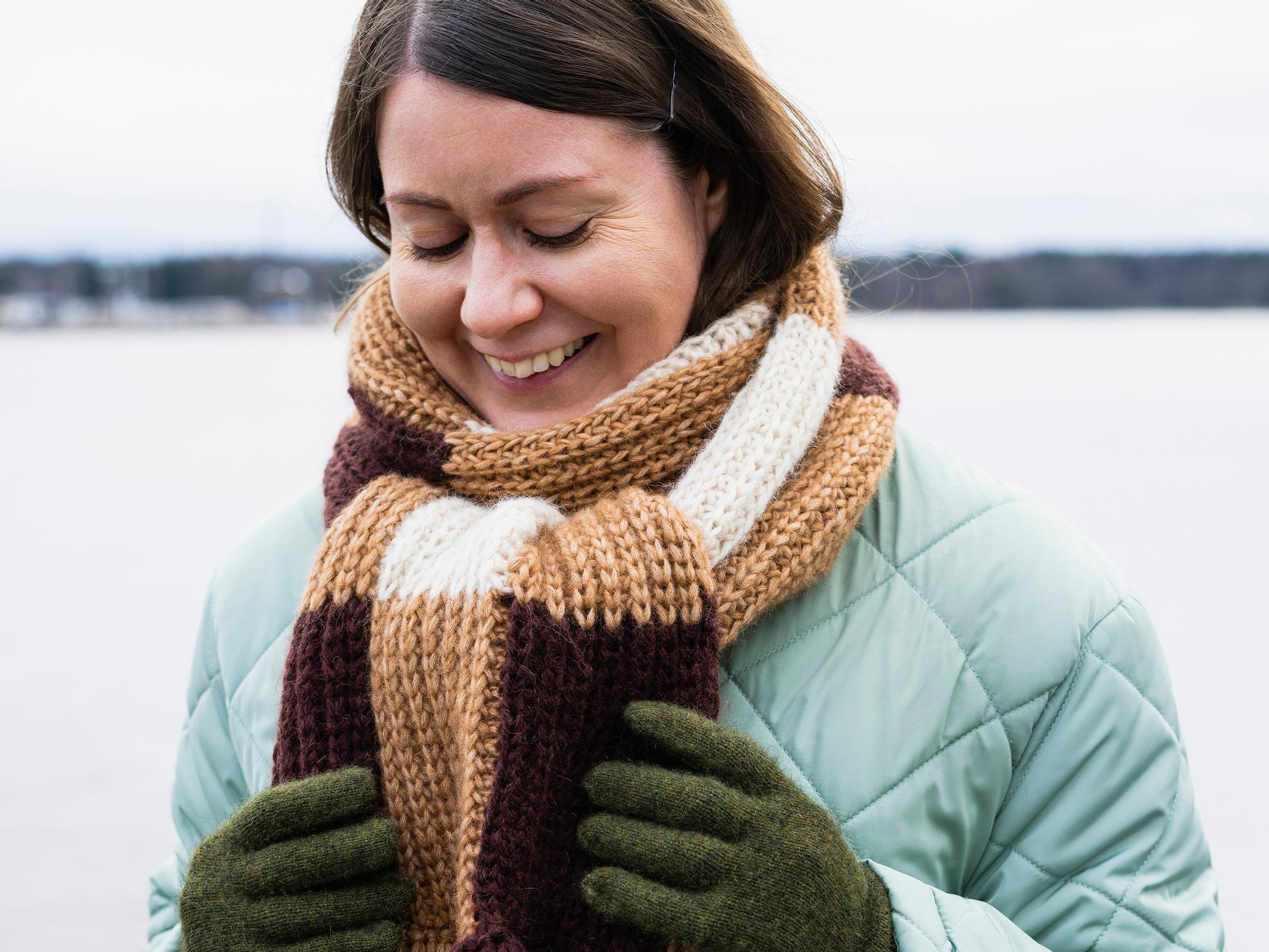 Checkered scarf: a classic that keeps you warm with plush half brioche stitch