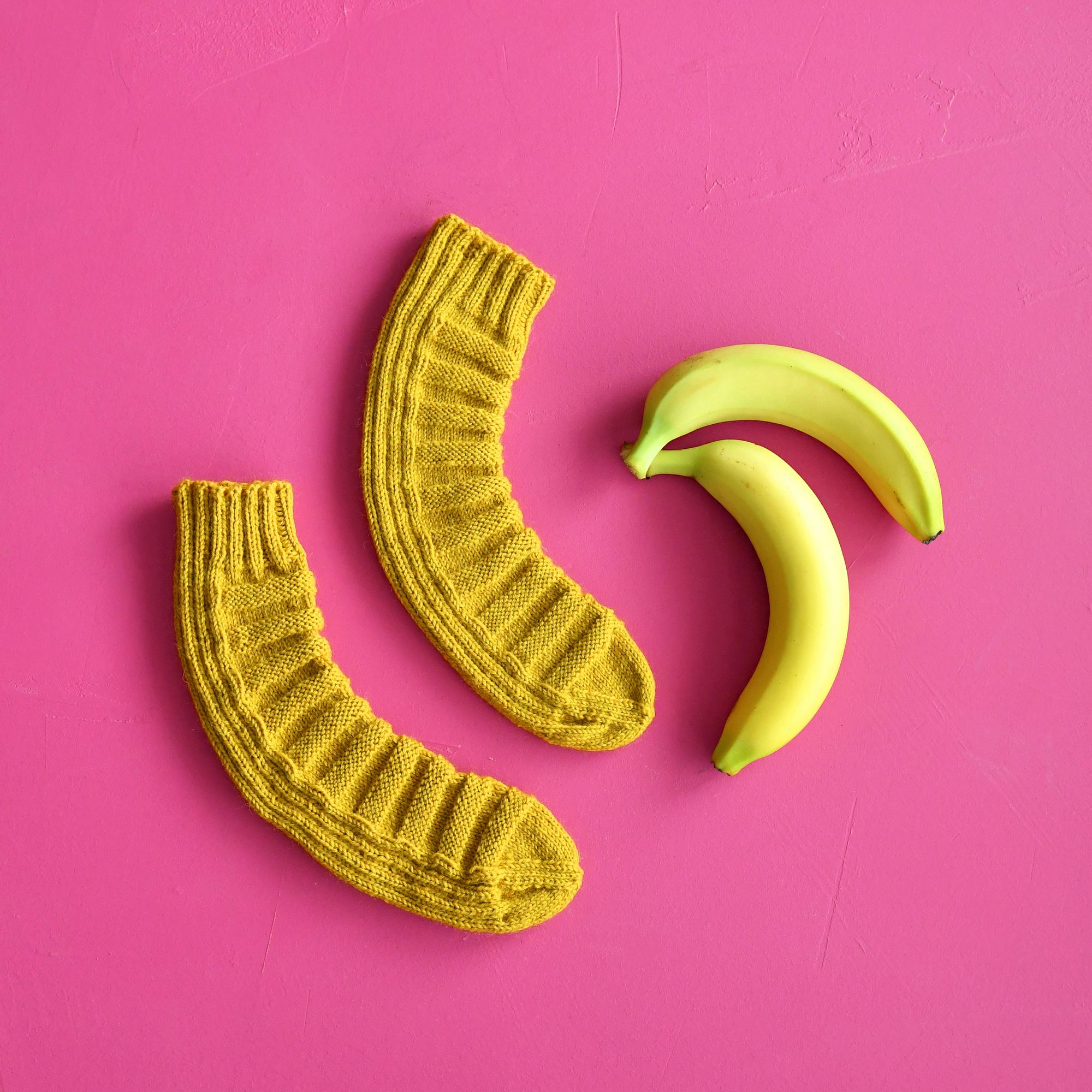 Banana socks pattern—knitting wool socks can’t get any easier than this!