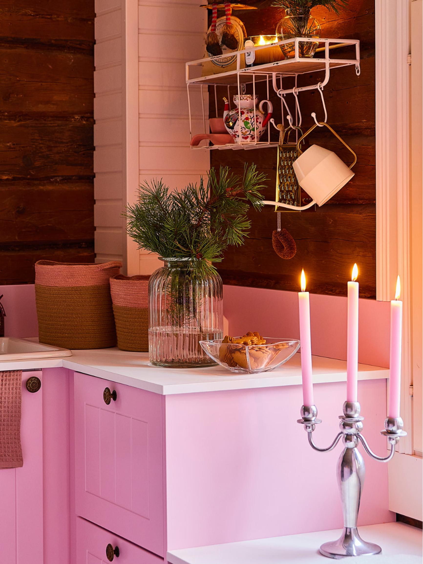 Villa Vappu’s candy-colored Christmas—“I’d always dreamed of a pink kitchen, and now it’s here”