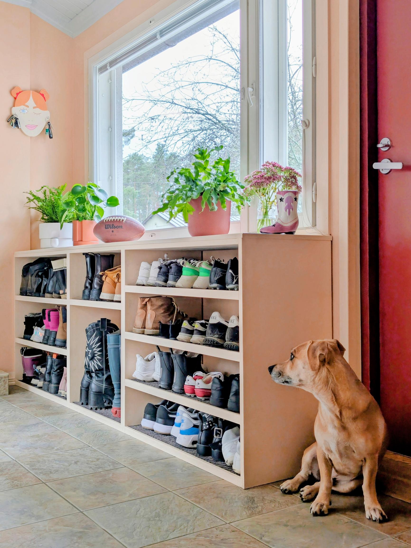 Annika built a shoe shelf her family of six will actually use—even size-48 rubber boots fit