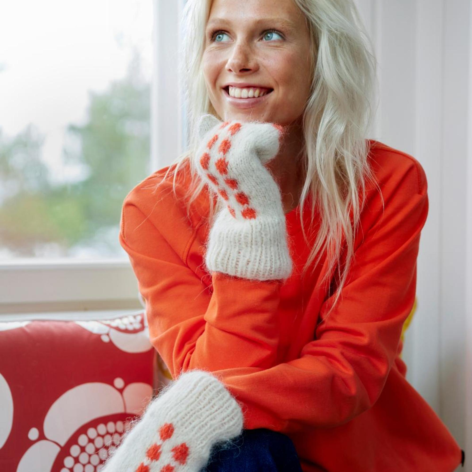 Sunnuntaiaamu mittens—easy colorwork for crisp mornings