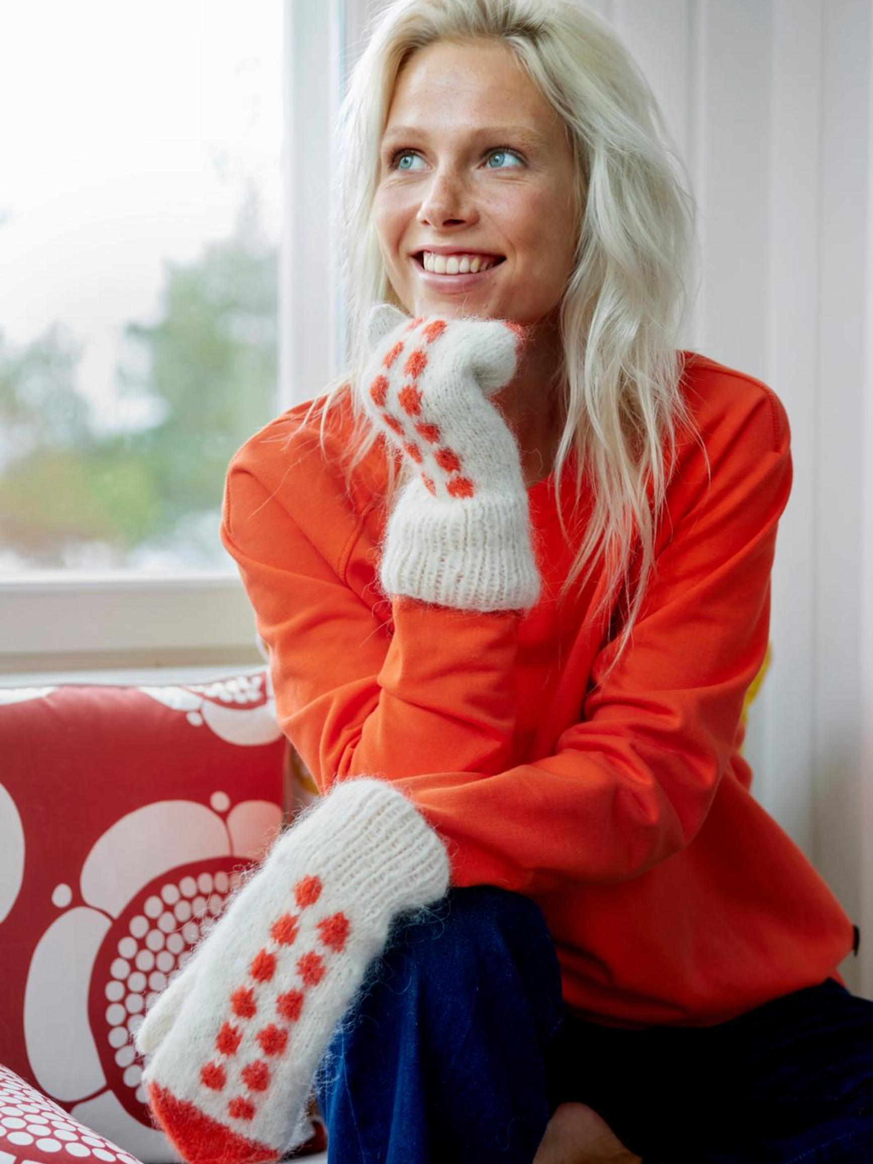 Sunnuntaiaamu mittens—easy colorwork for crisp mornings