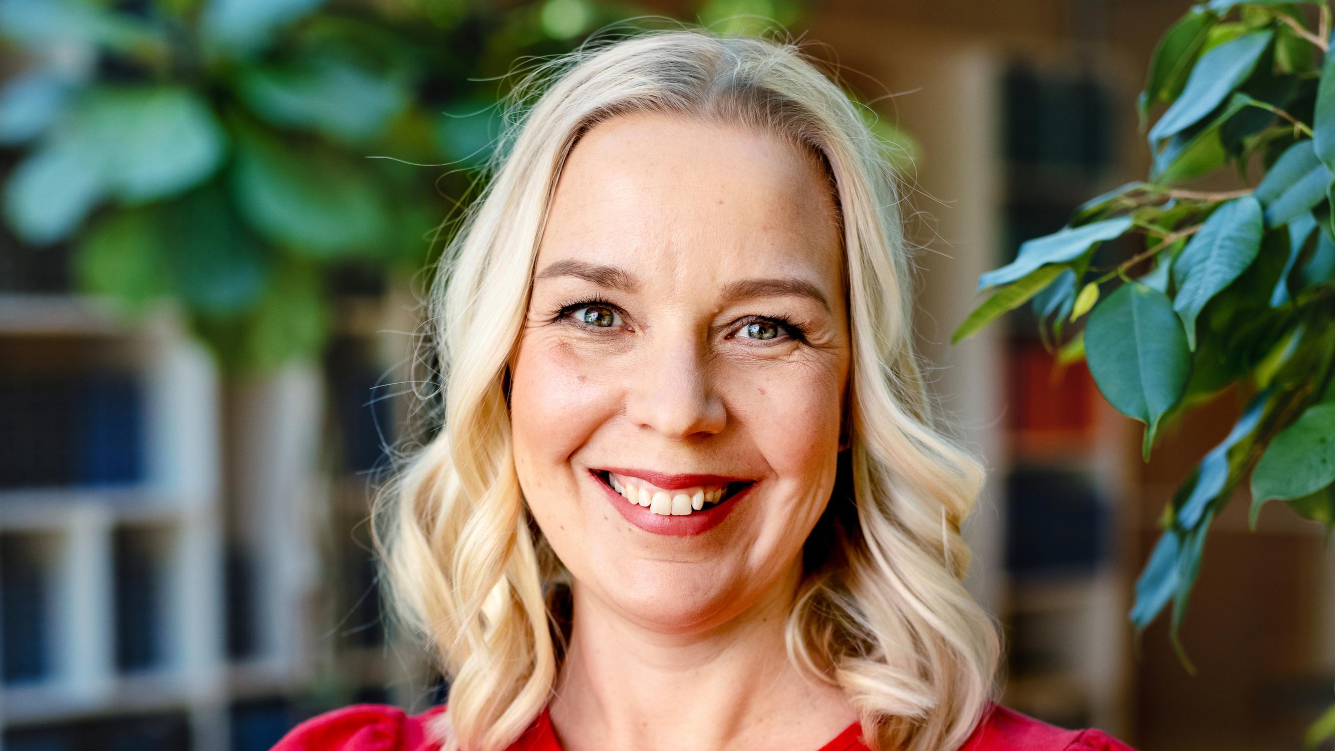 I’ve often helped out in the kitchen at celebrations, so I’m confident sharing a few tips for a stress-free celebration