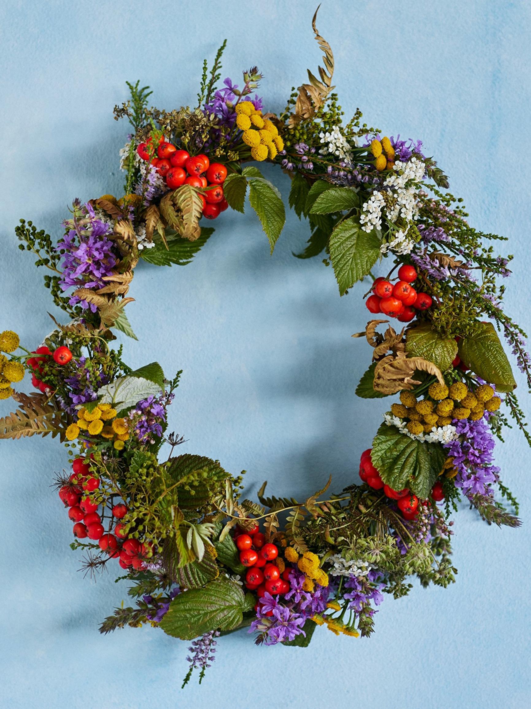 Wonderful wildflower arrangements—5 ideas to fill your home with blooms all summer!