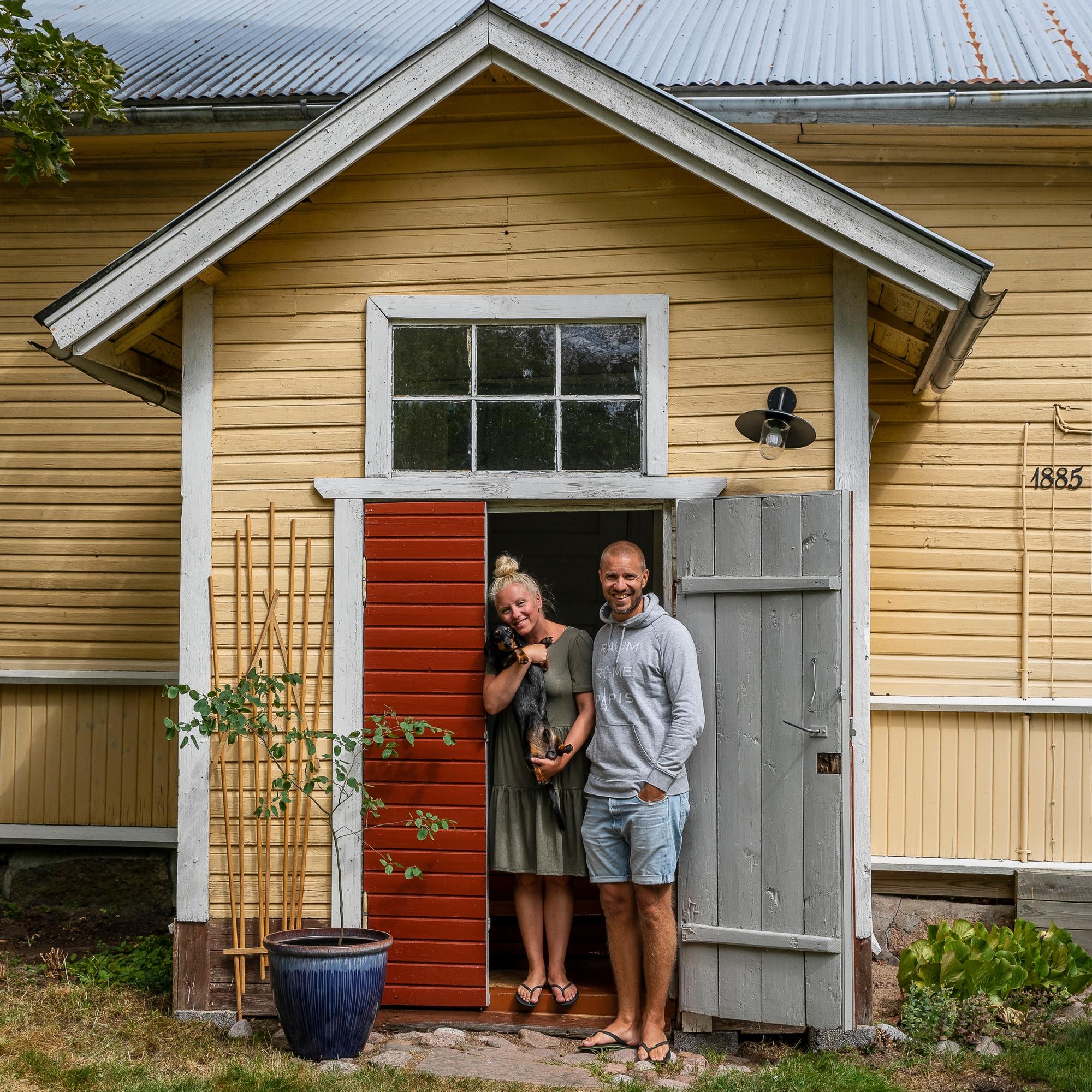 Blended family’s haven in an old log cabin—“My heart fluttered with joy as soon as we stepped into the garden”