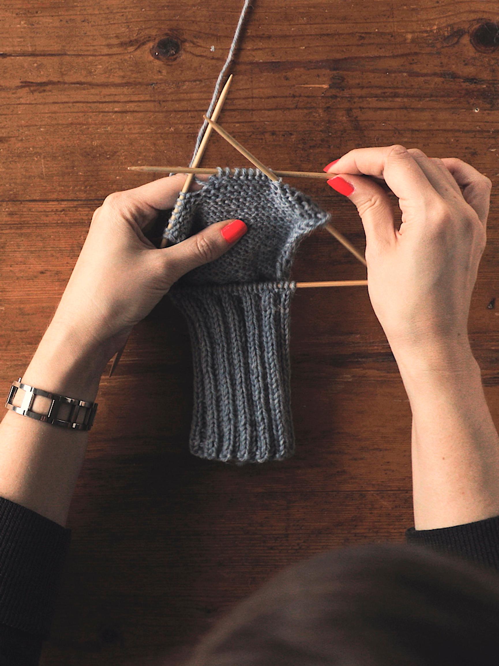How to knit a sock heel: Master the technique with our step-by-step guide