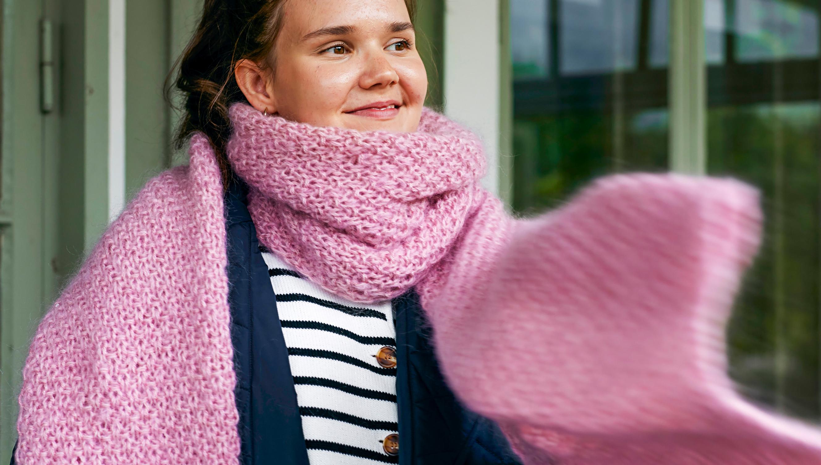 Knit an easy seed stitch scarf you'll love to snuggle in