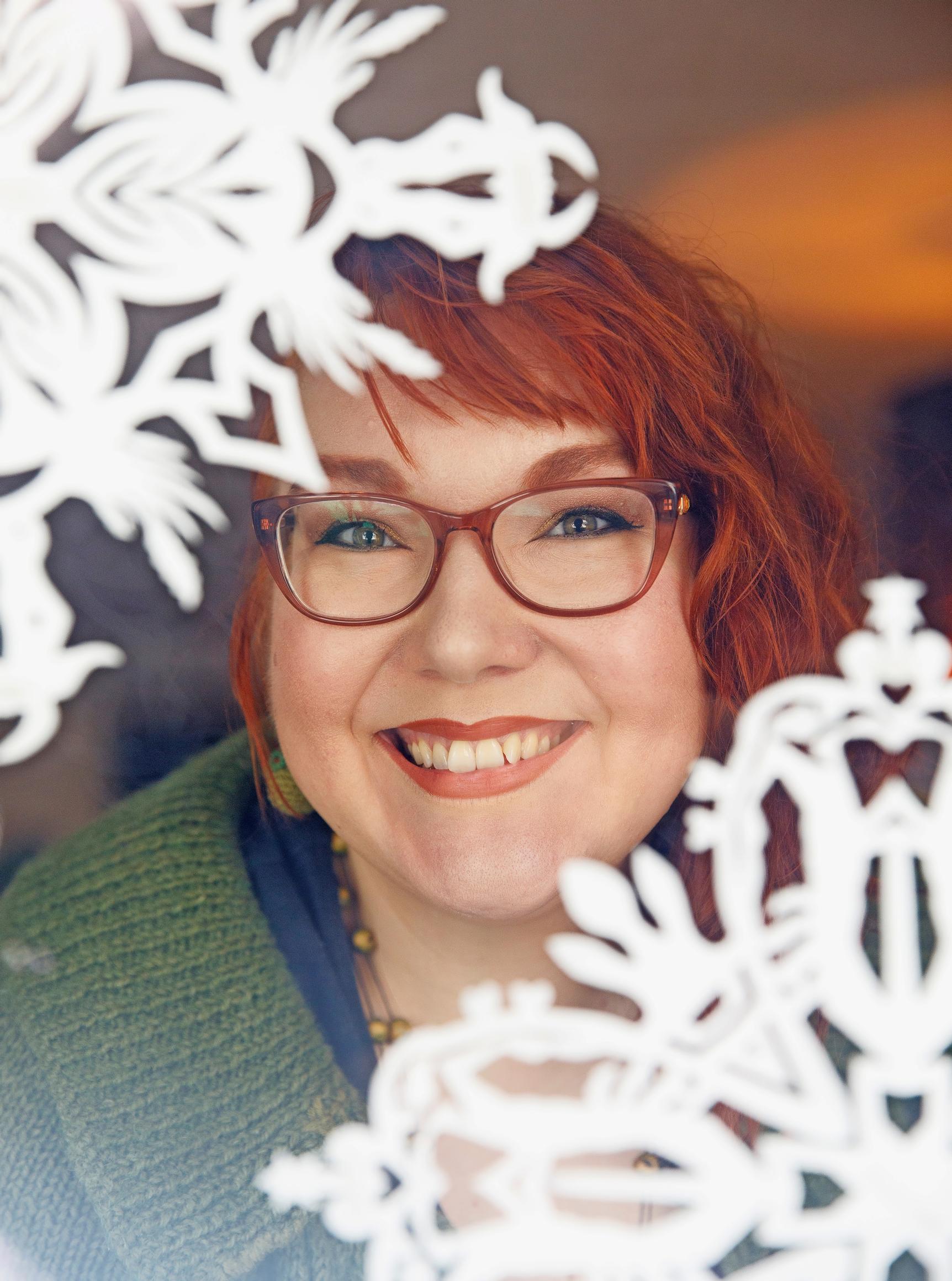 Venla and finished paper stars.