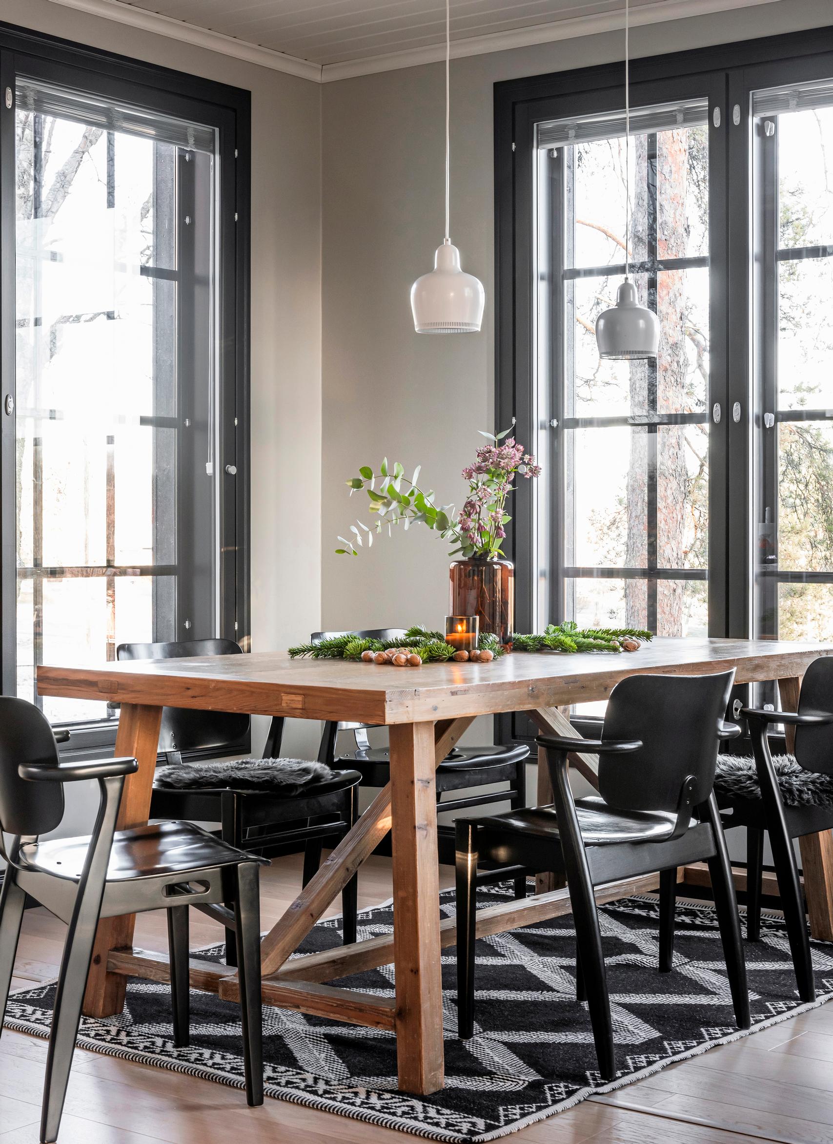 Ilmari Tapiovaara’s Domus chairs