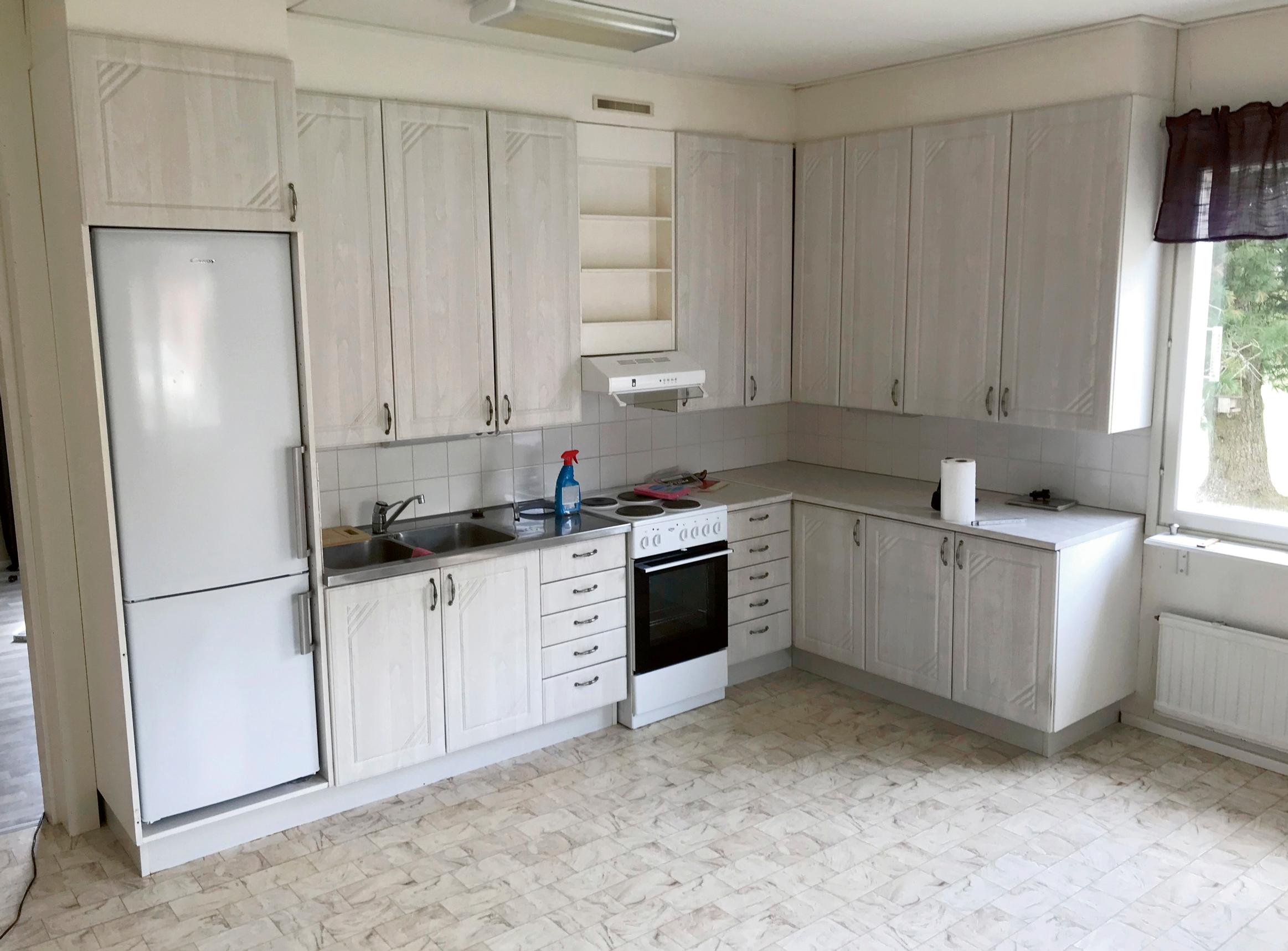 The house’s kitchen before renovation