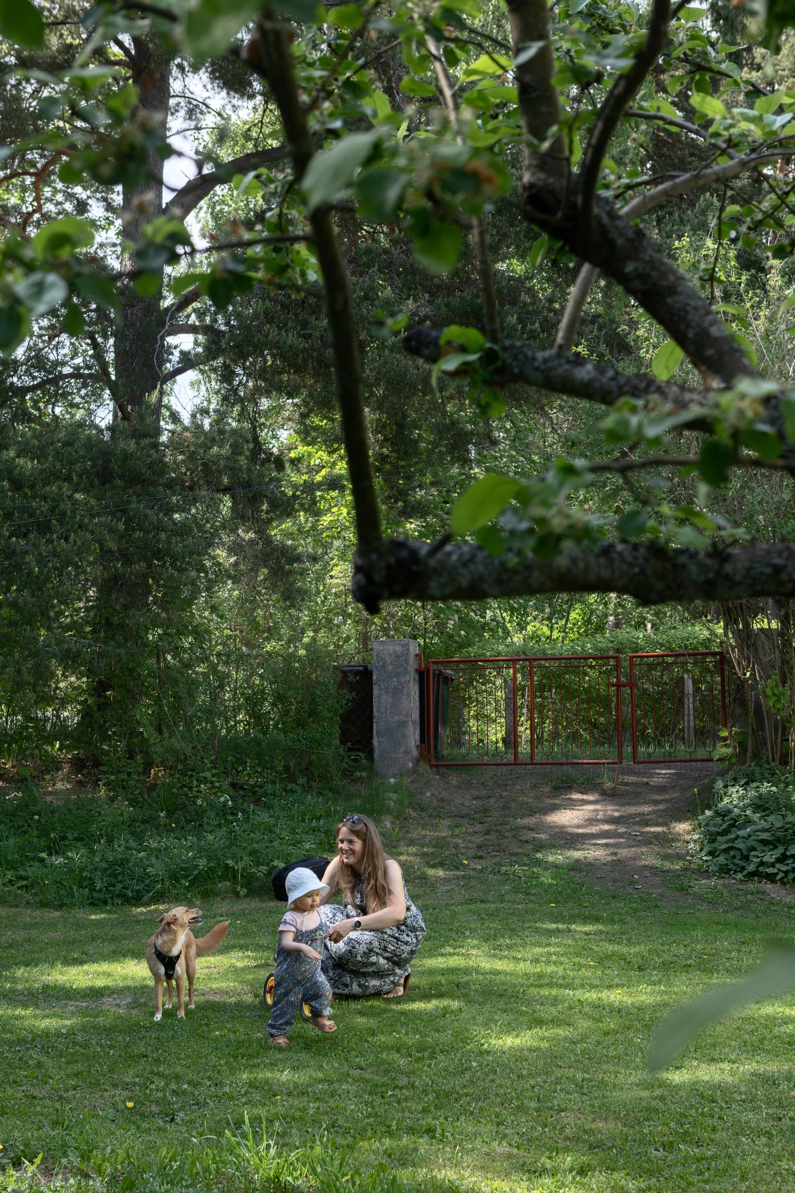 Minna and Aava in the garden