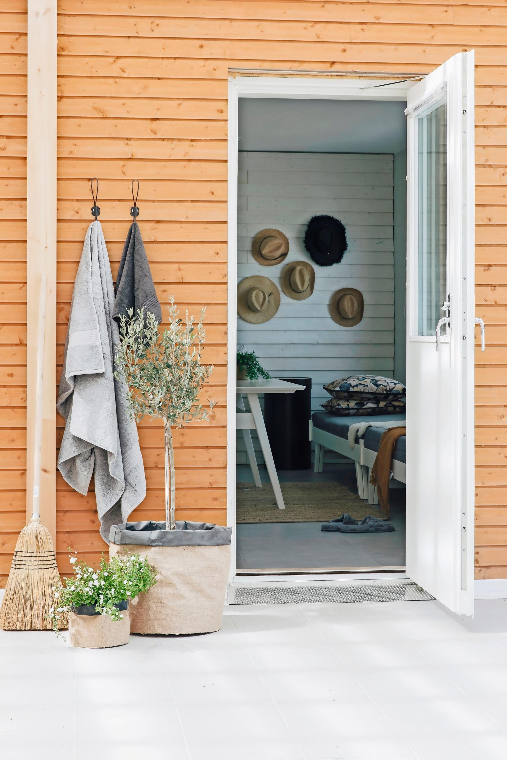 Guest room: Guest accommodation in the sauna building