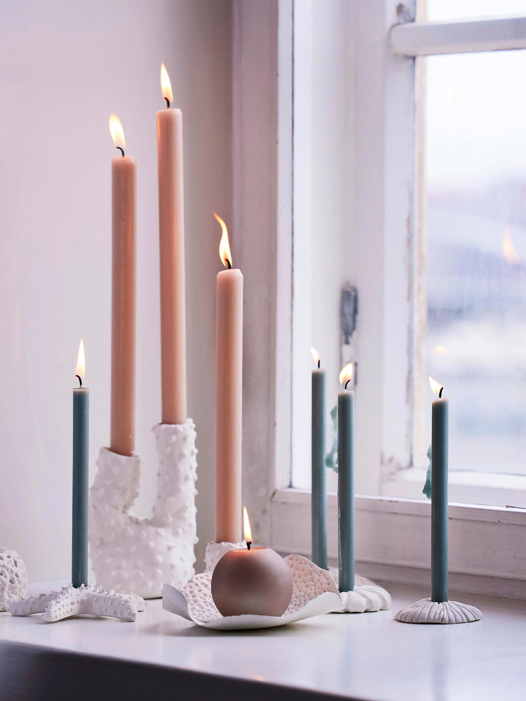 Candle wax removal: Let it harden first and then get cleaning