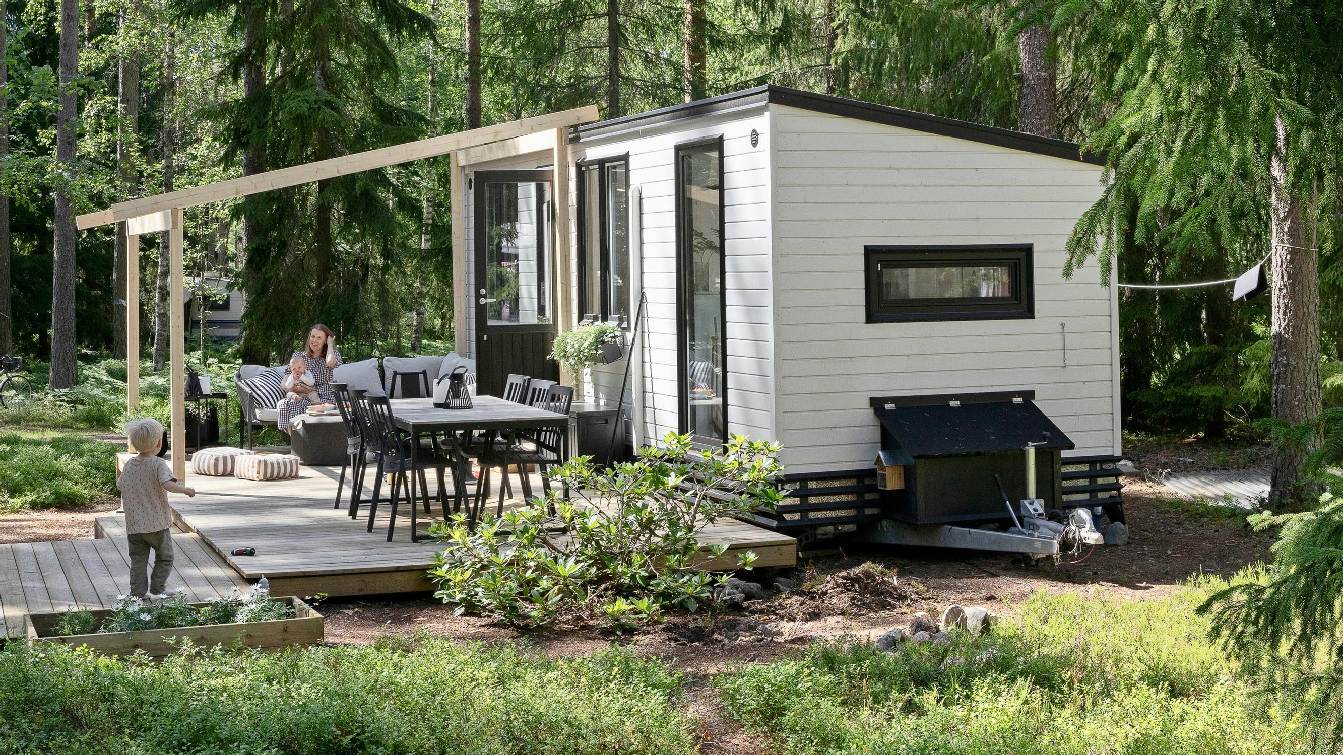 Tiny cottage on wheels! Take a peek at this family’s 19-square-meter summer retreat