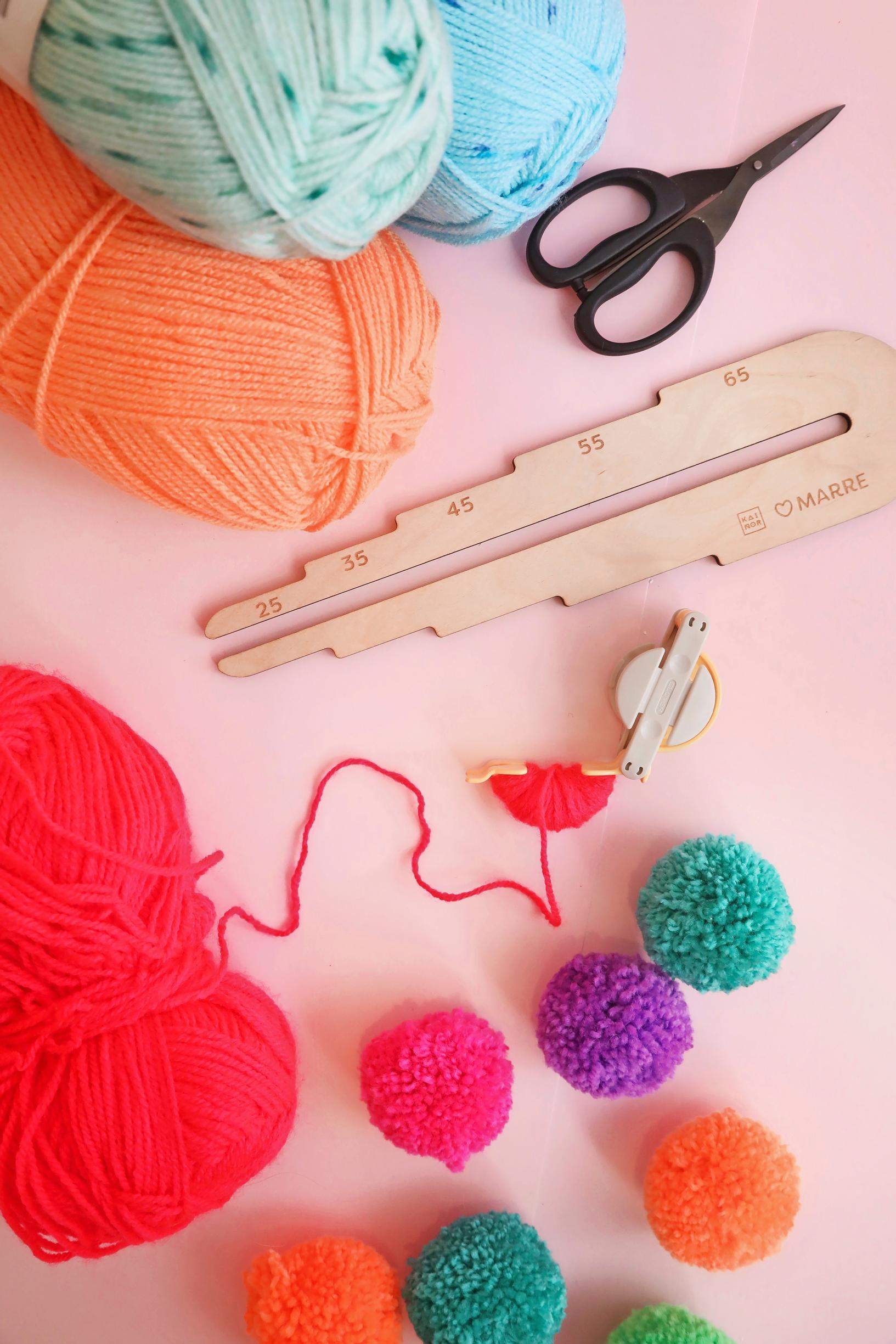 Pom-poms and frames