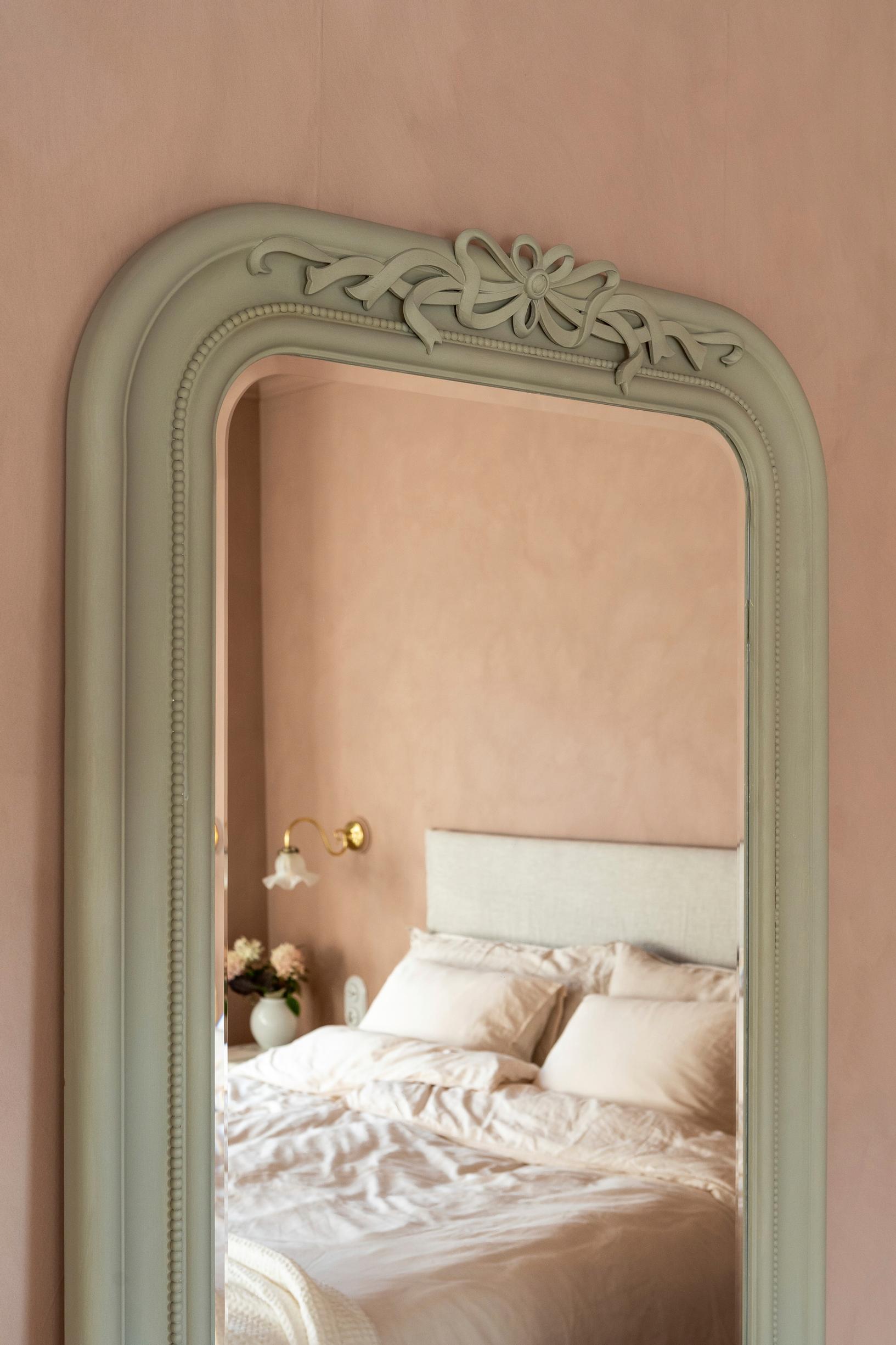 The finished mirror.