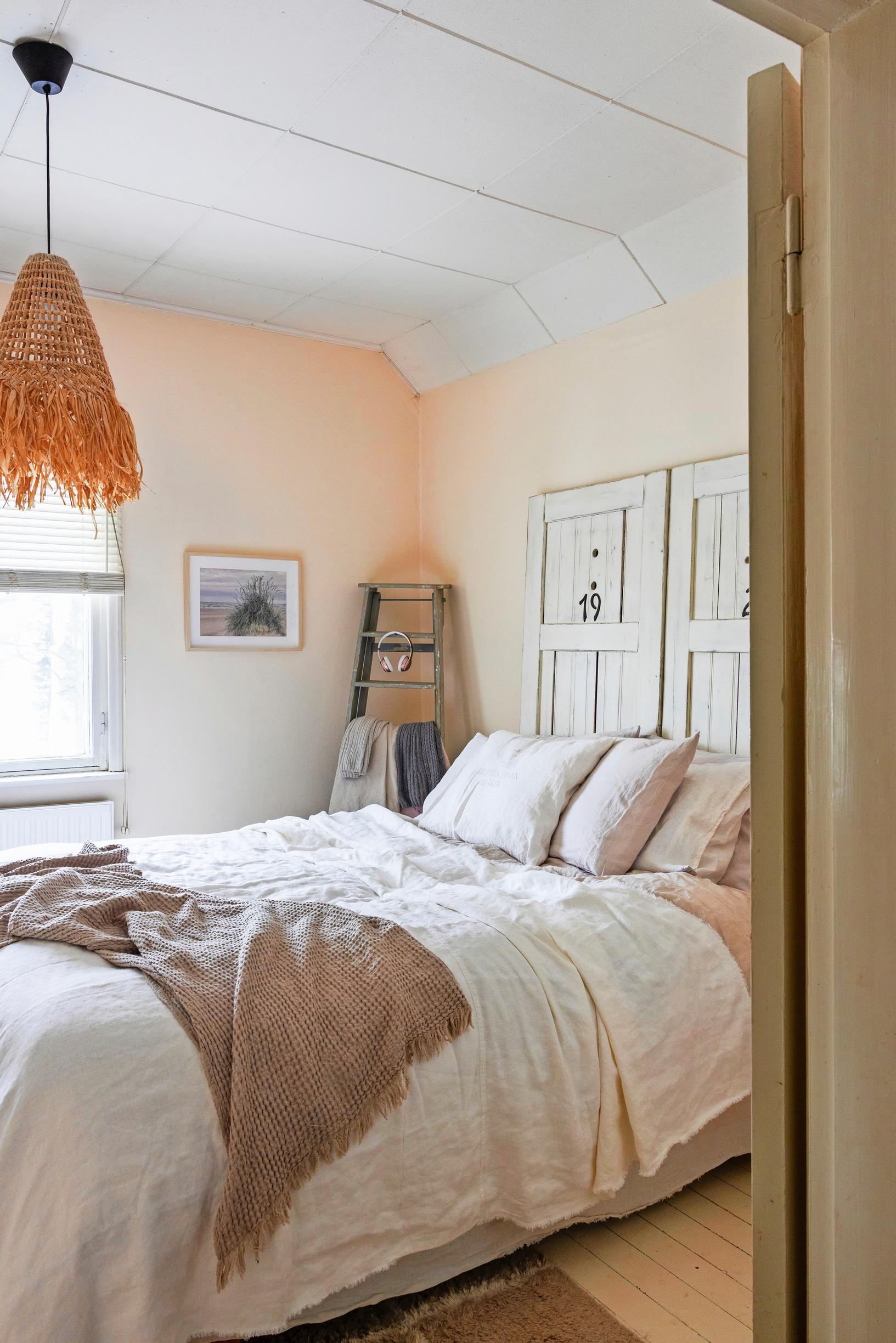 linen sheets on the bed