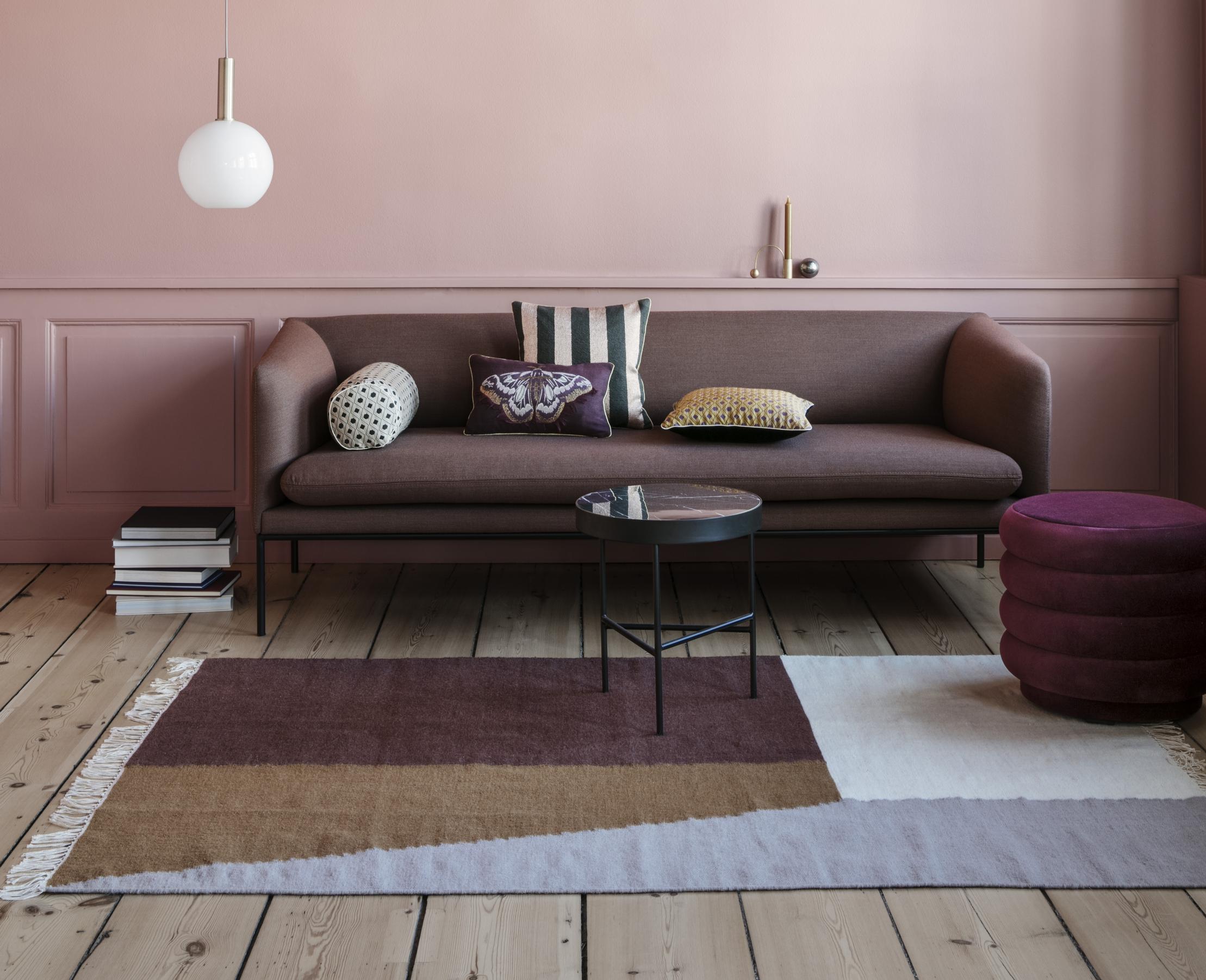What size rug is right for my living room? An interior designer helps!