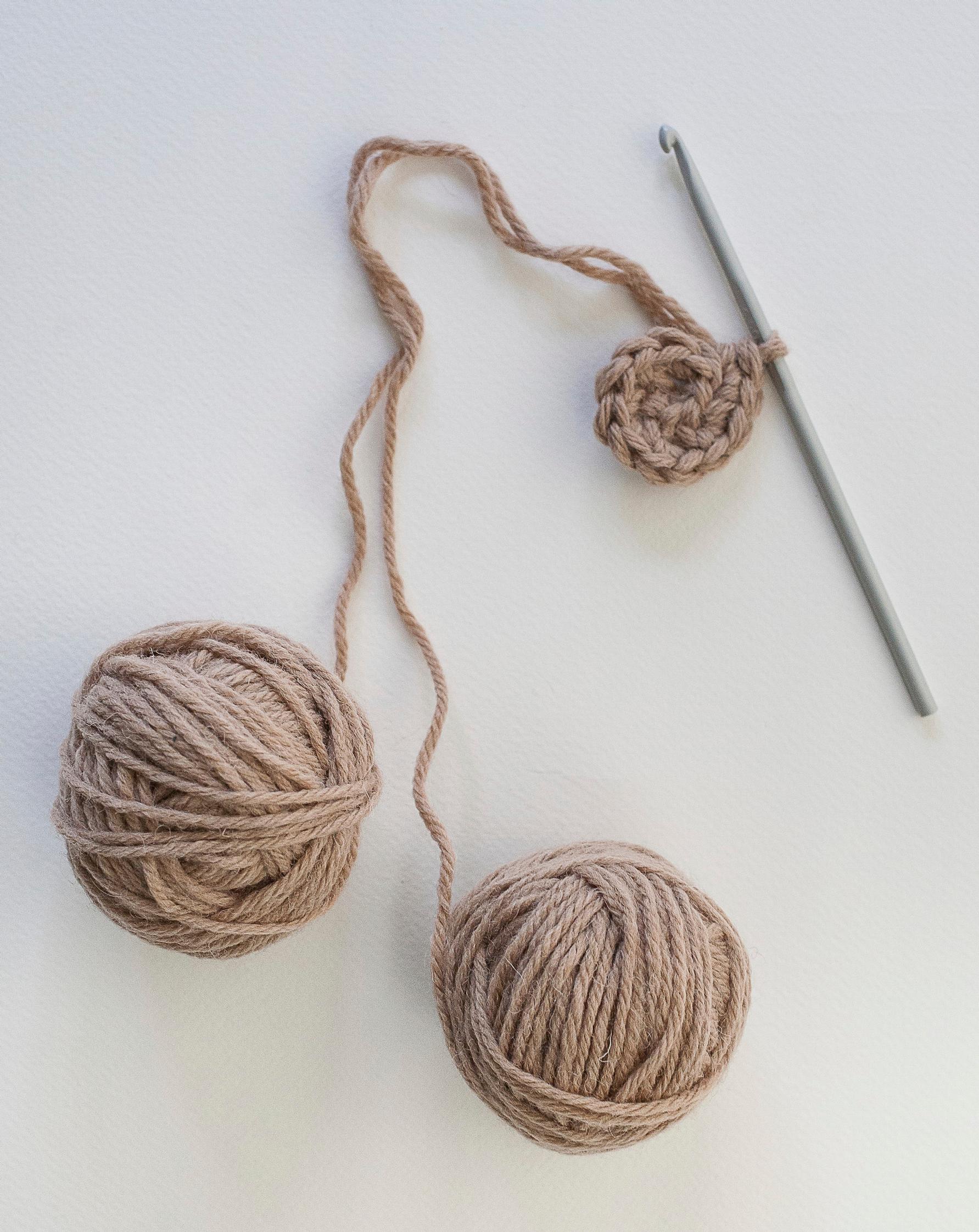Crocheted fringe rug start