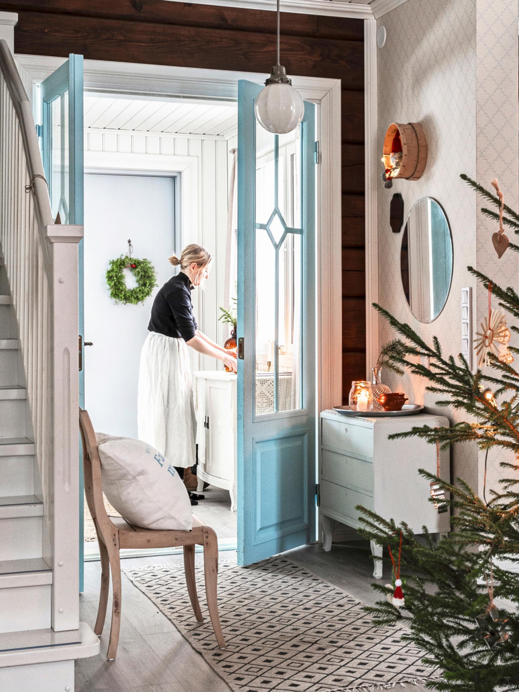 New house, old heart: Christmas spirit fills up the Finnish log home