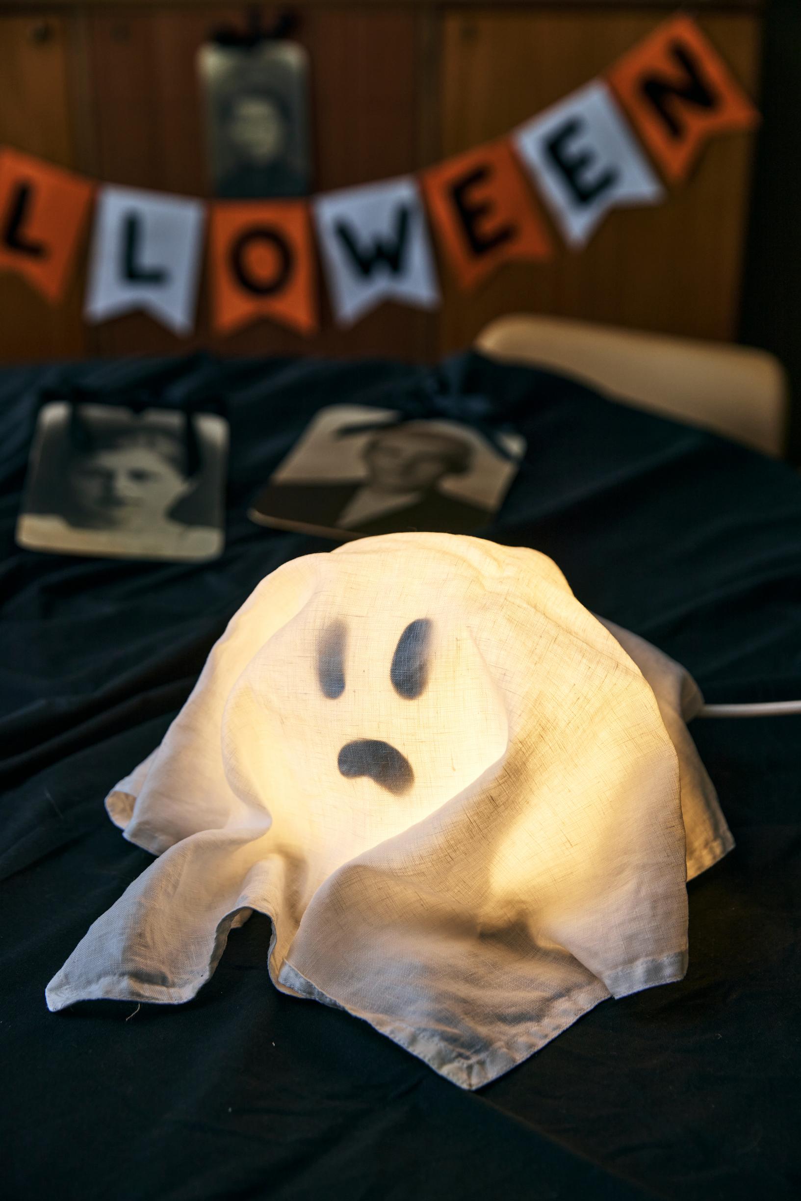 A ghost lamp.