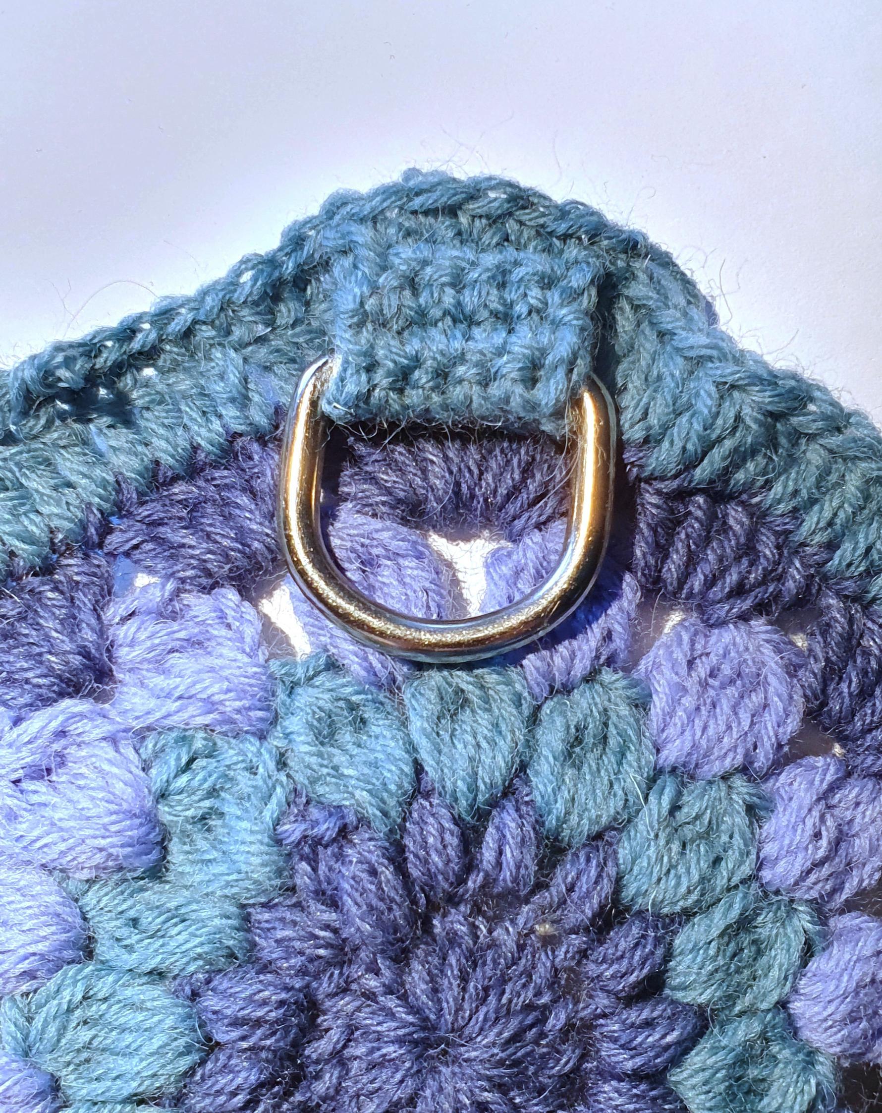 Attaching D-rings to the strap loop