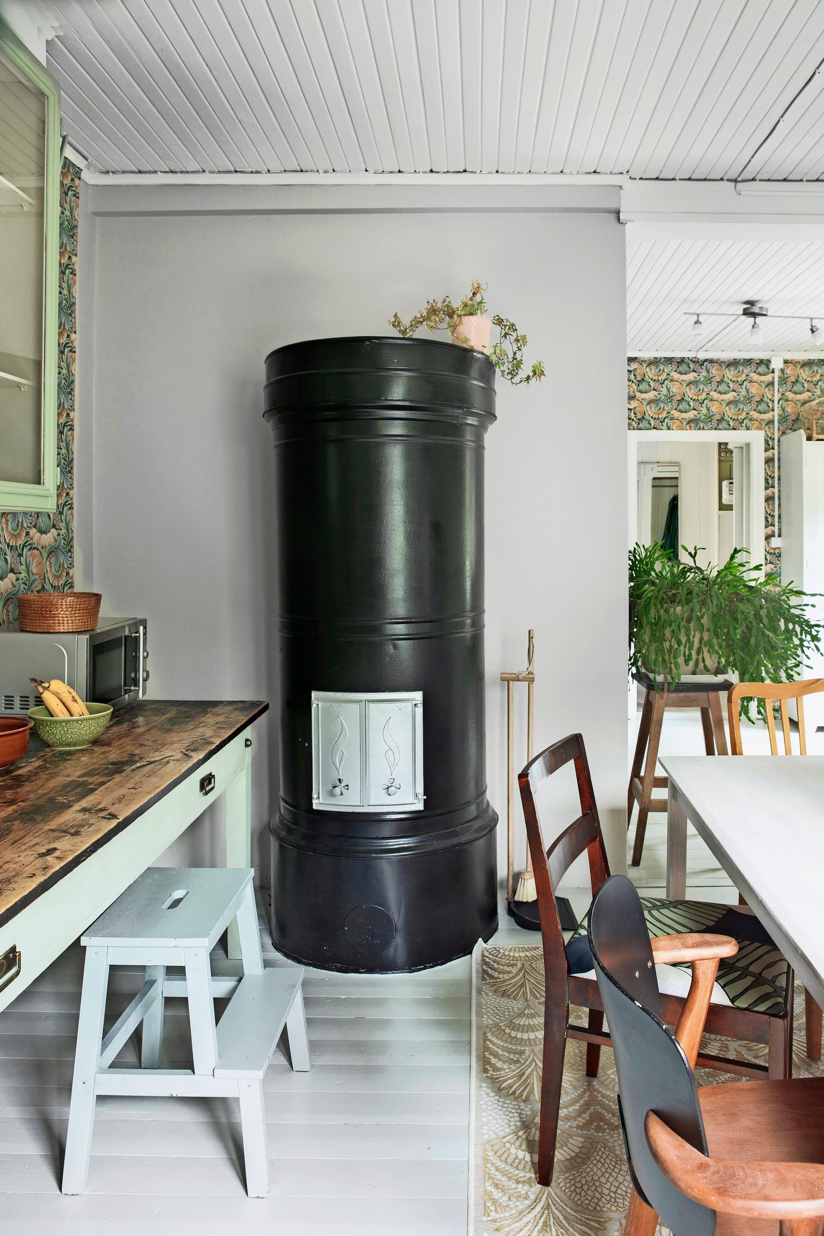 The masonry stove in Veera Kuittinen’s kitchen