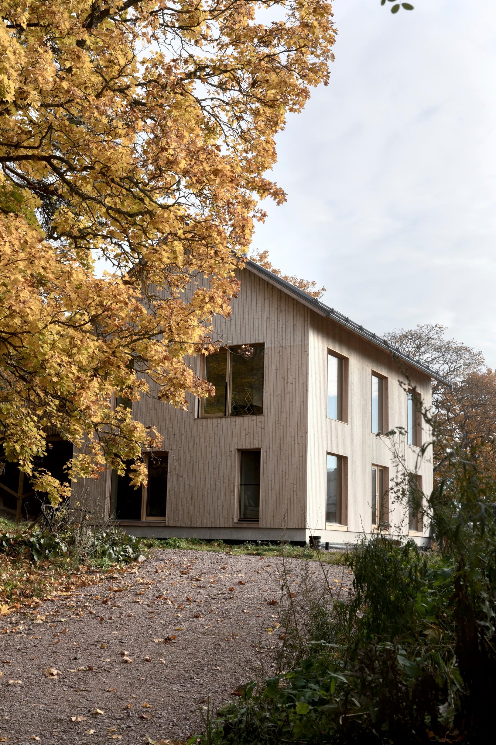 Villa Koppar’s straw bale structure protected by spruce cladding