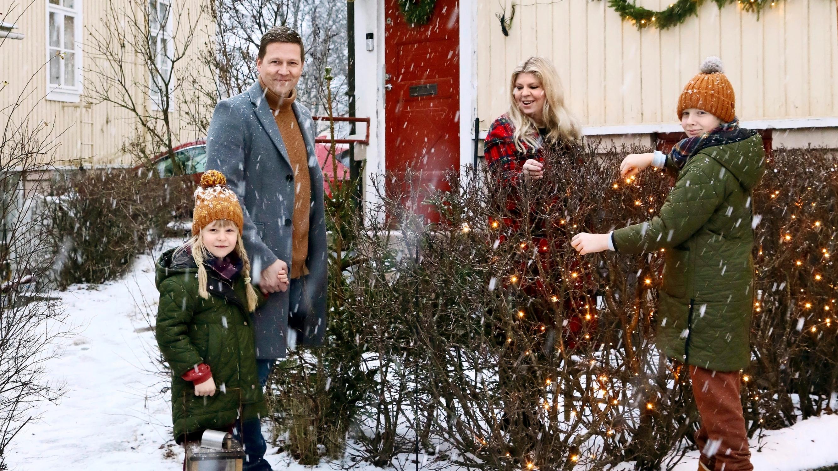 At Jenni’s wooden house, Christmas means crafting and baking: “The wait doesn’t feel so long when there’s something fun to do together”