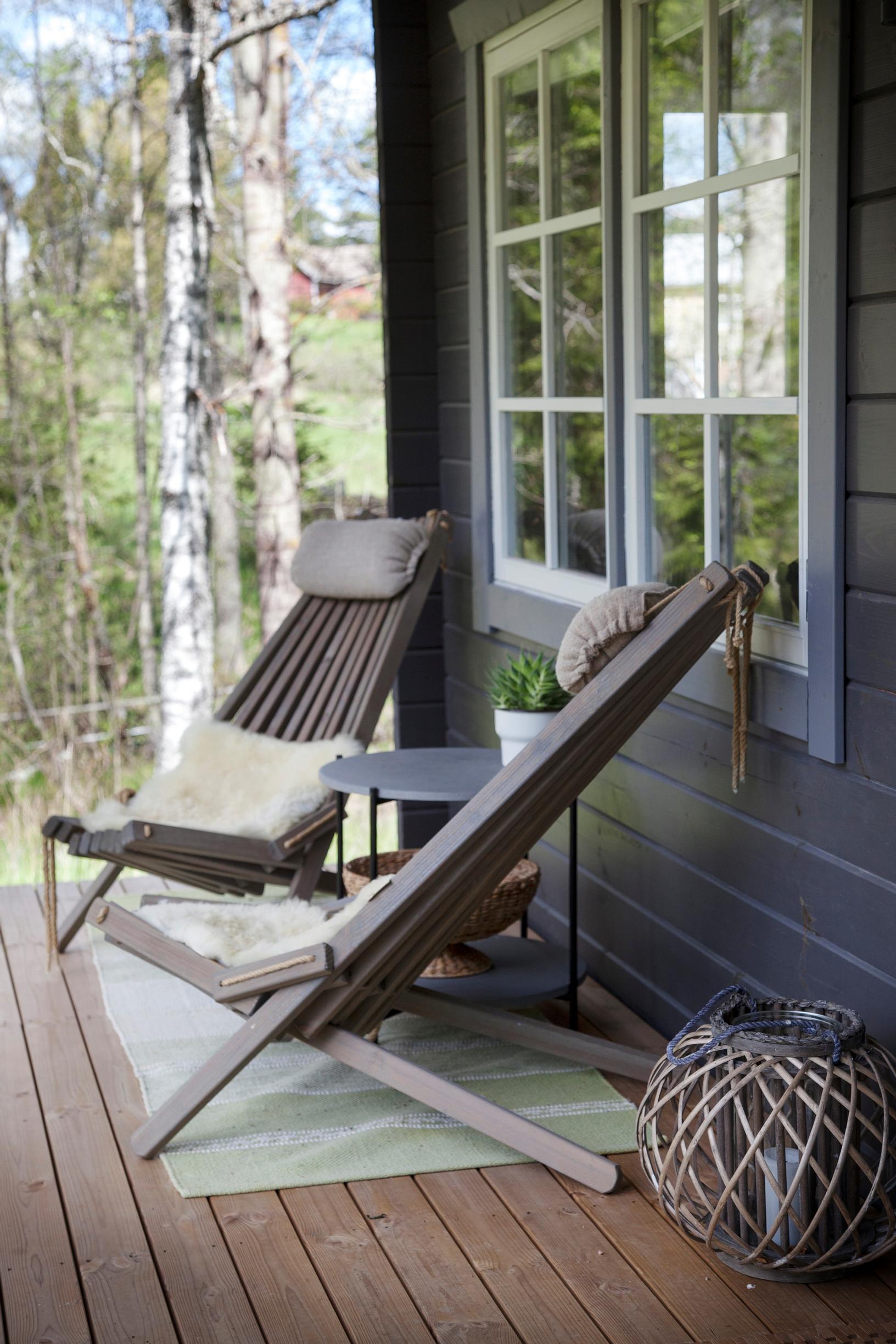 Sun loungers on the deck.