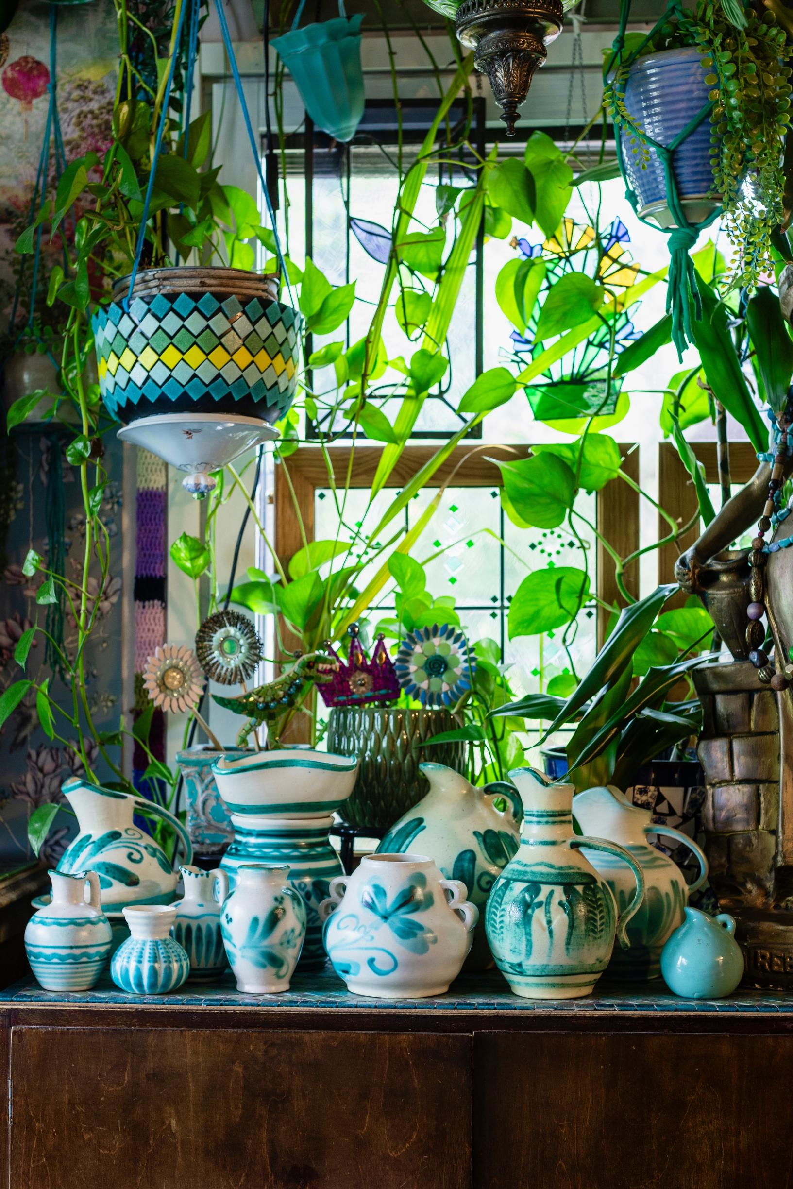 Green‑patterned vases by Kupittaan Savi