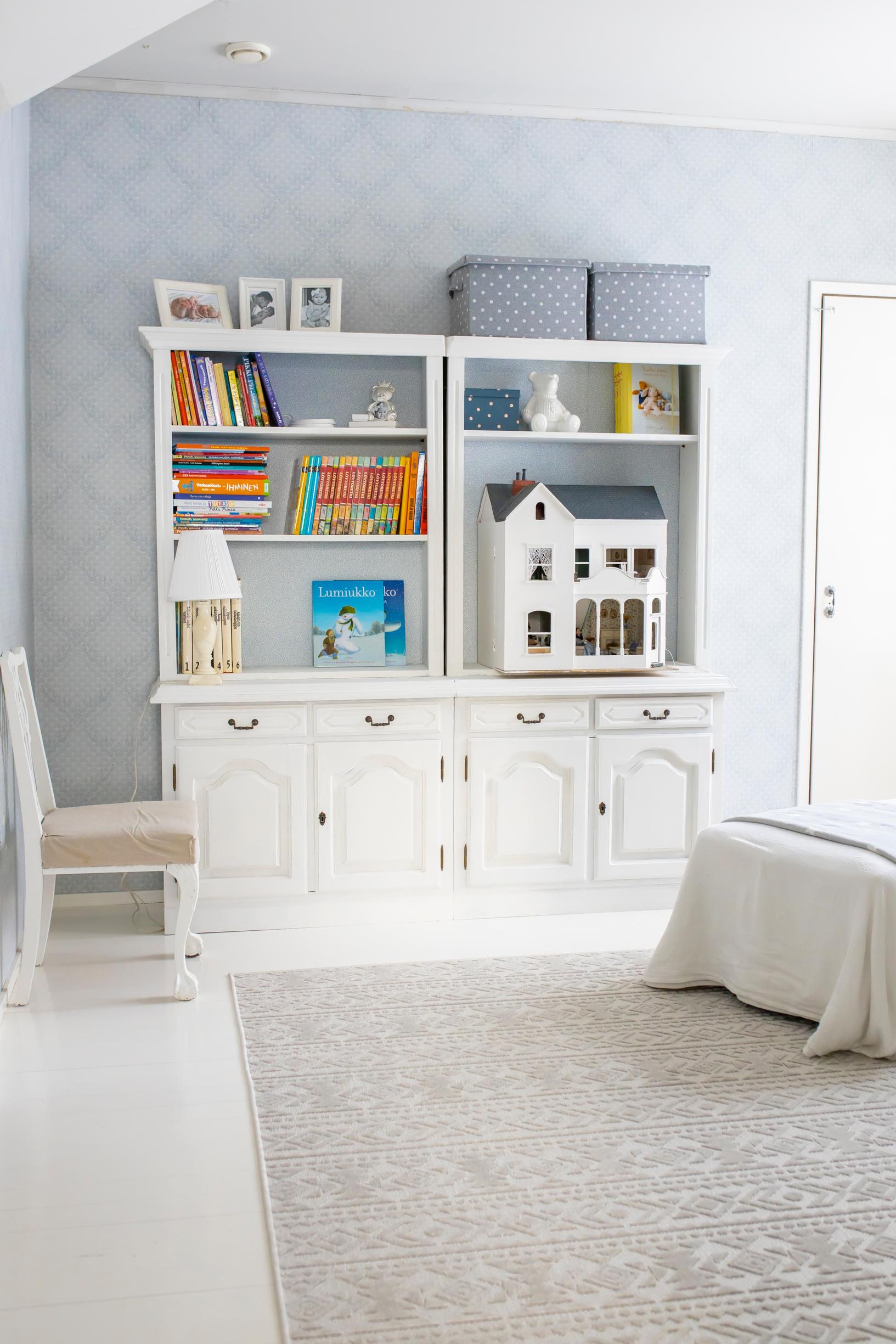 The transformation of the large bookshelf.