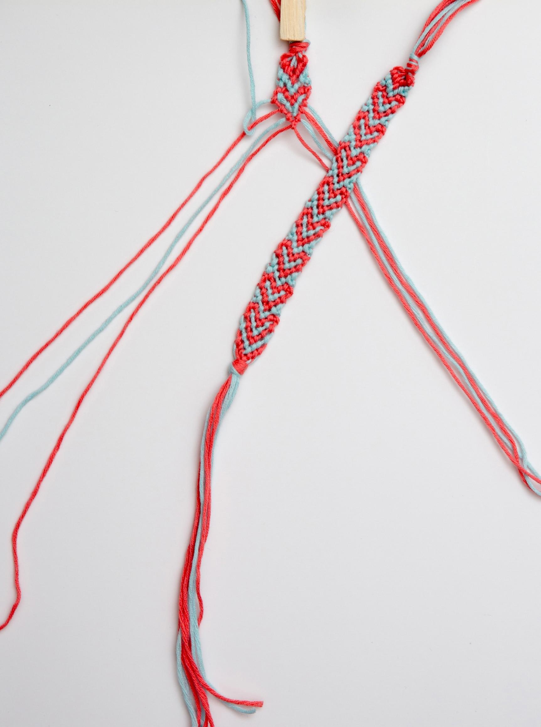 Heart-pattern friendship bracelet