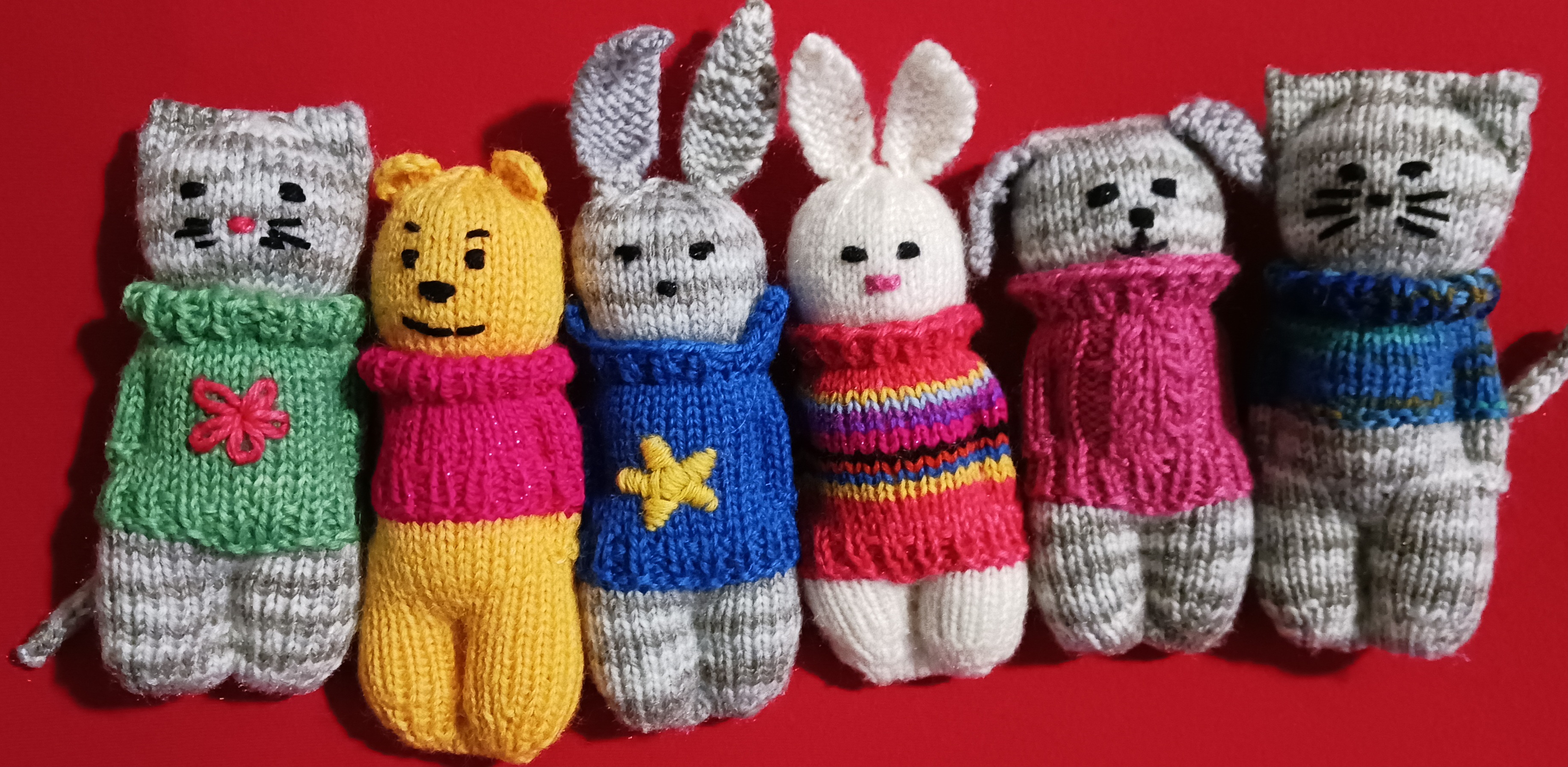 Pirjo's knitted pocket pals | Kotona Living