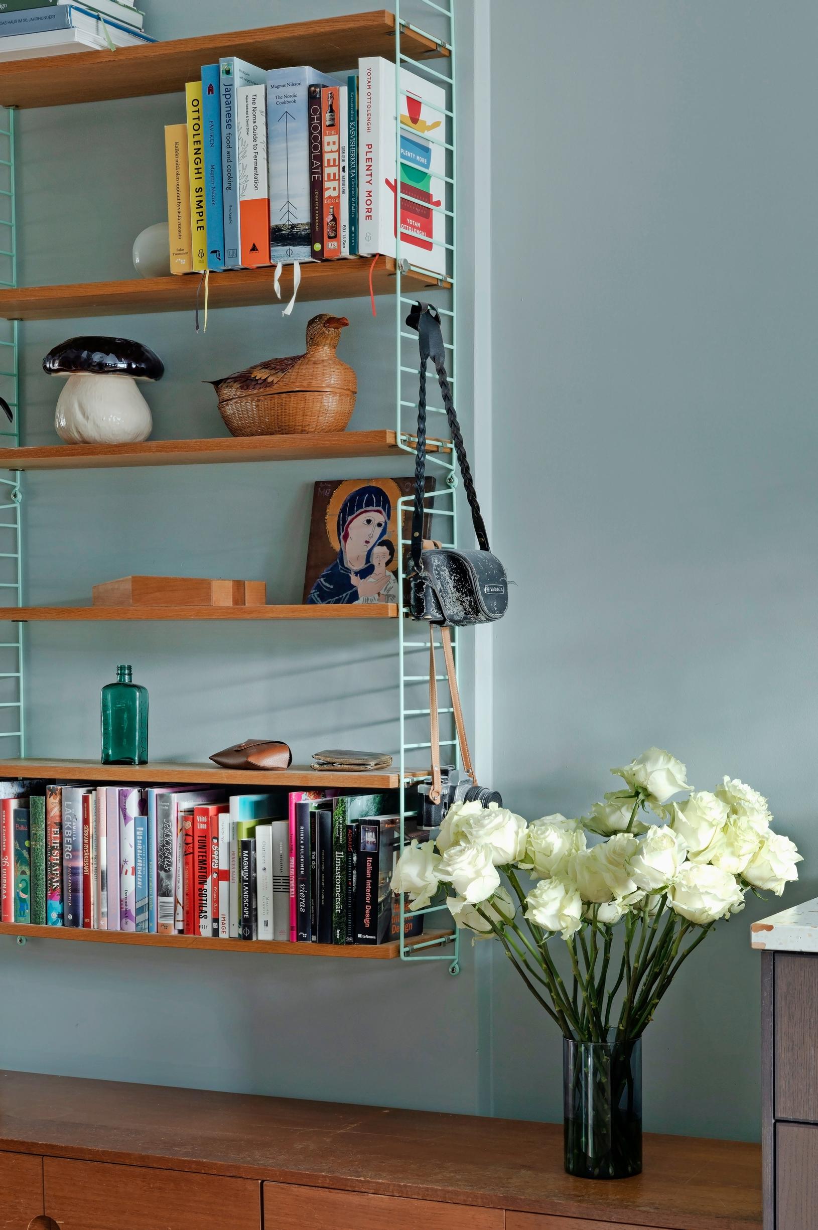 A mint green special edition String shelf