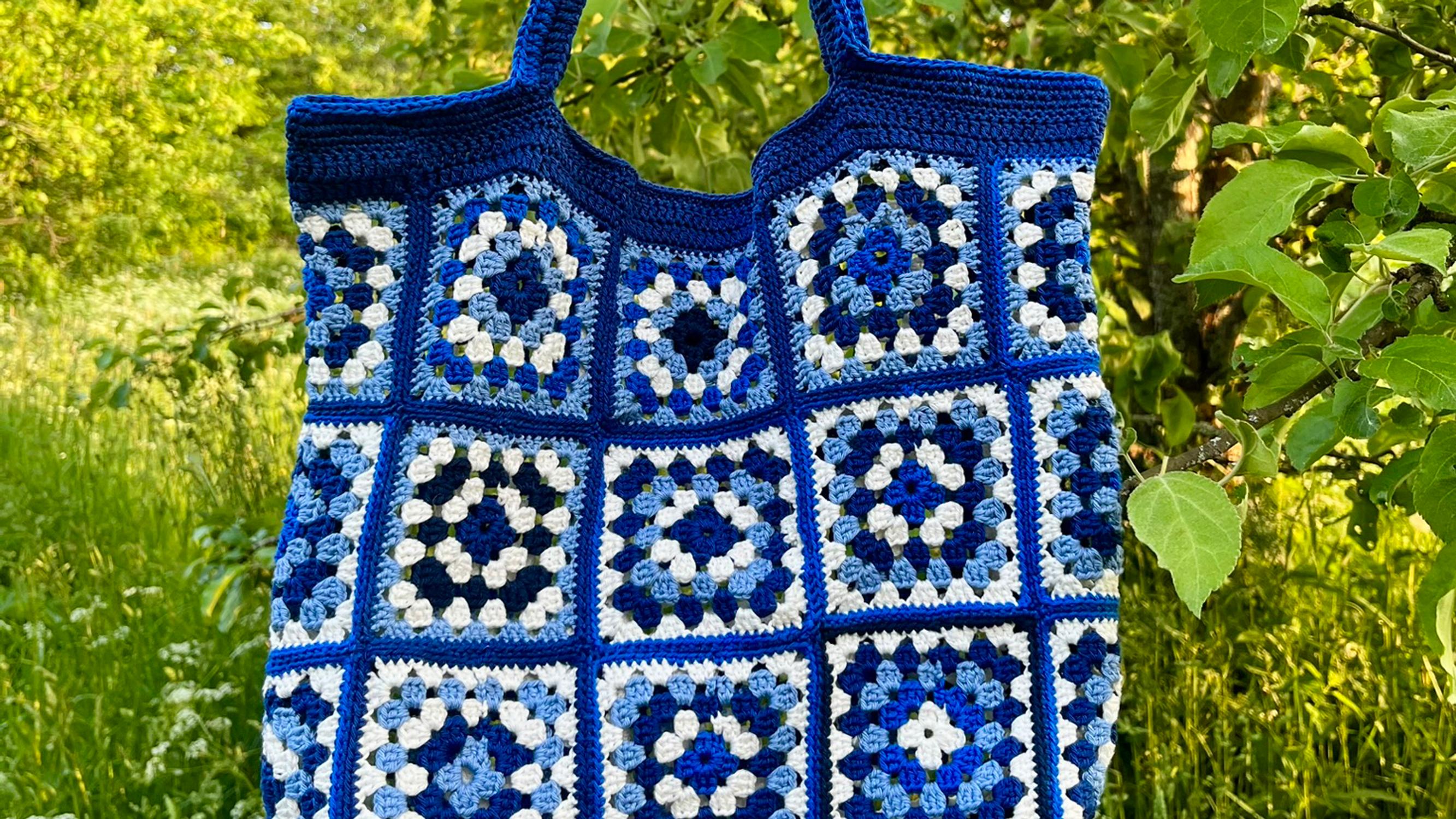 Crocheted bag from granny squares—you'll definitely love this summer tote