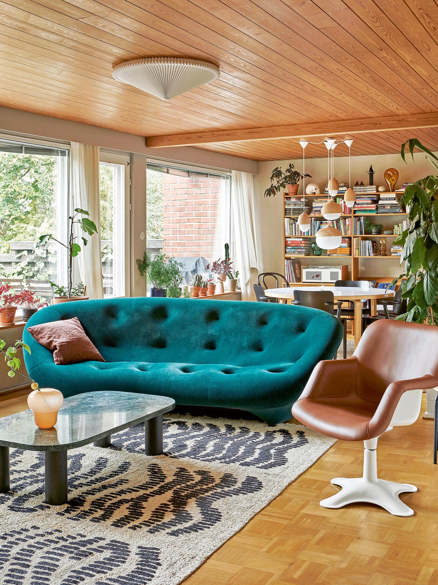Finnish designer Maija Puoskari bought an enamoring 1960s home without her partner’s knowledge