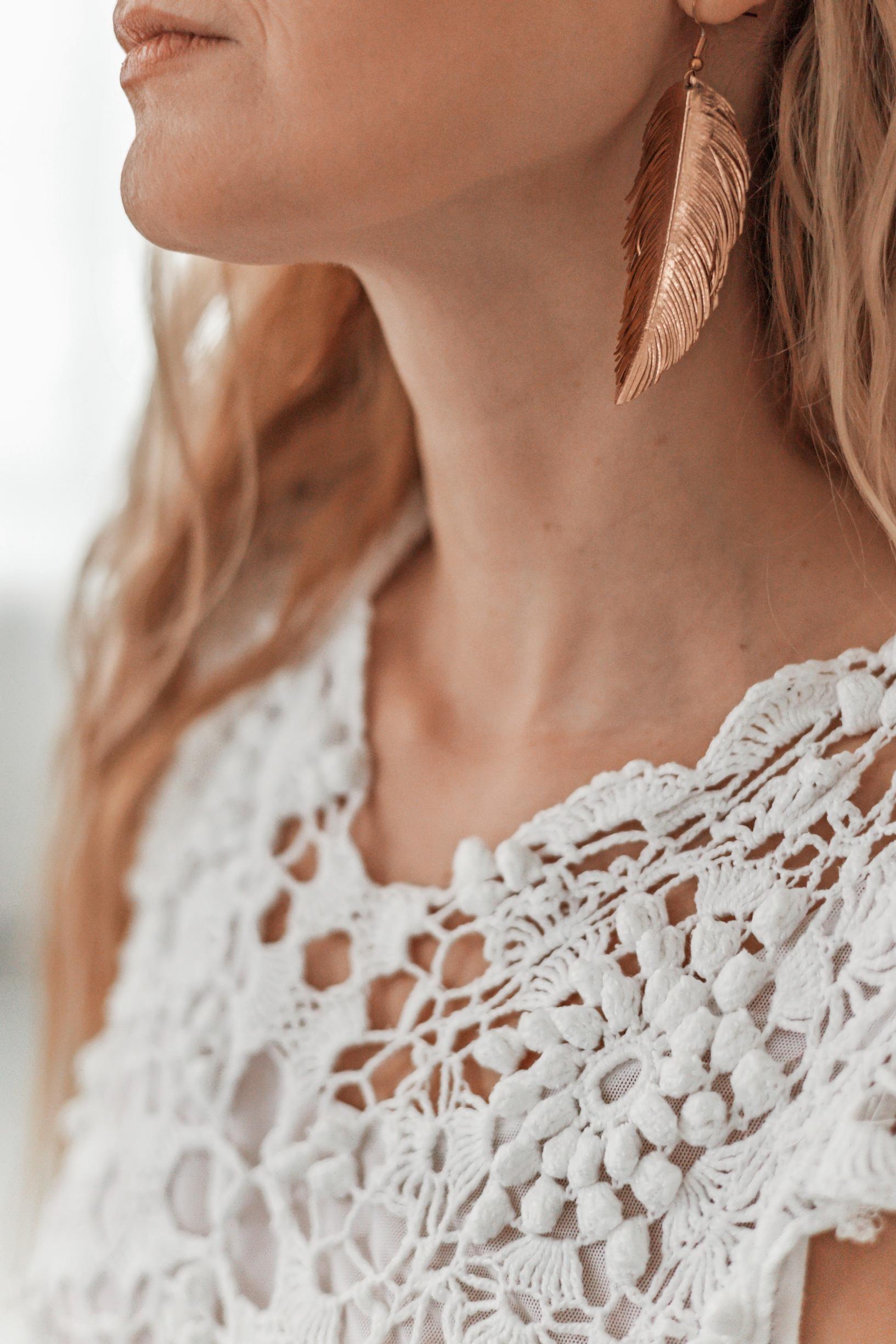 A detail of the lace gown’s bodice.