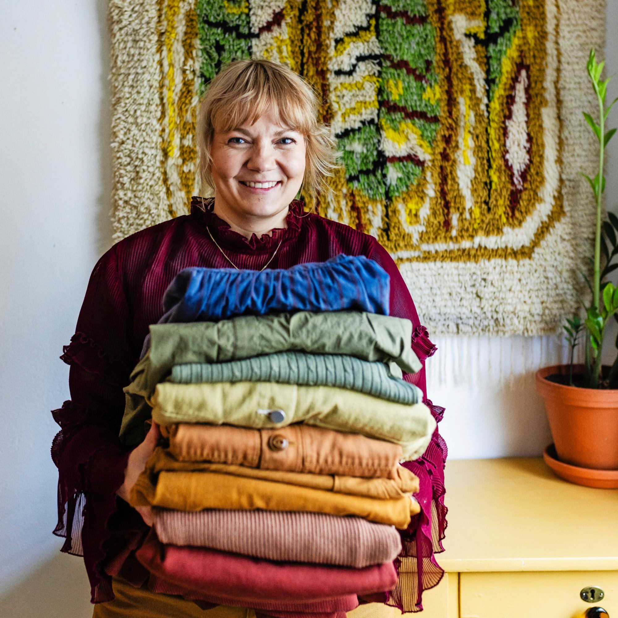 Suvi gives old clothes new life with supermarket dyes—and even transformed a leather jacket with shoe polish!