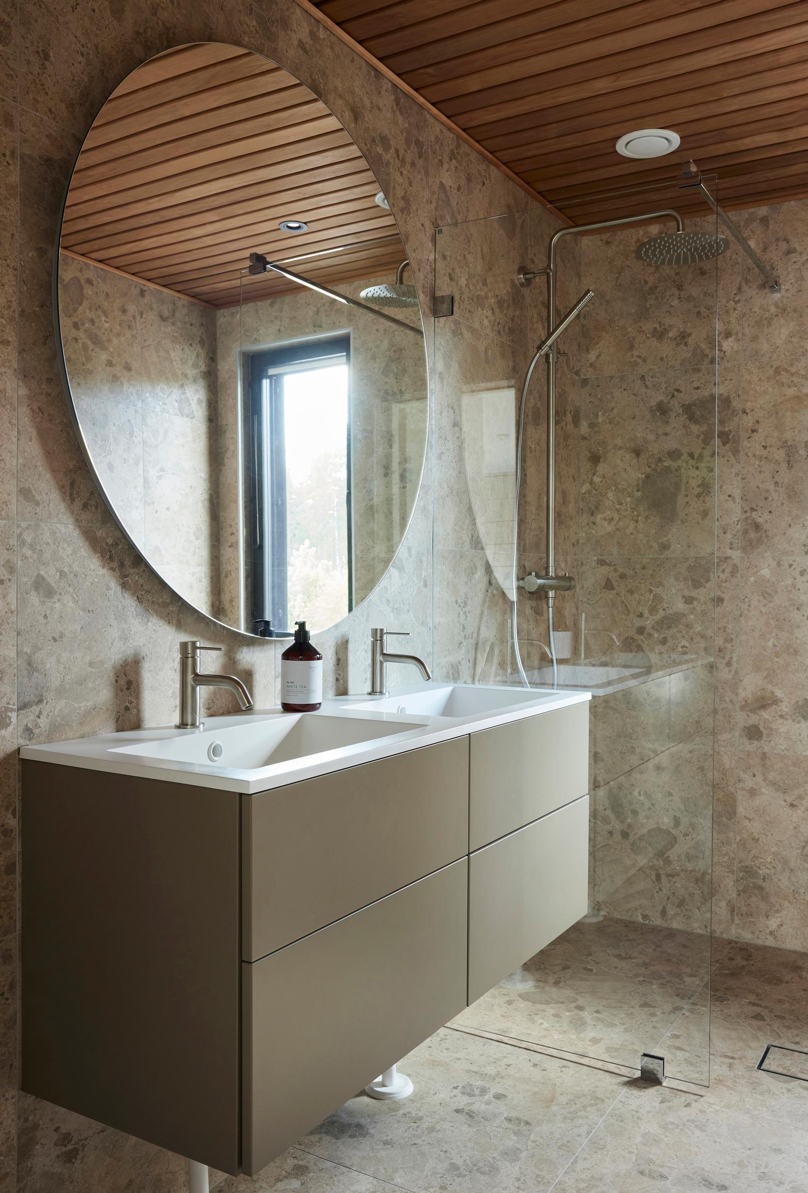 Bathroom at Site 19 Kuningattaren helmi
