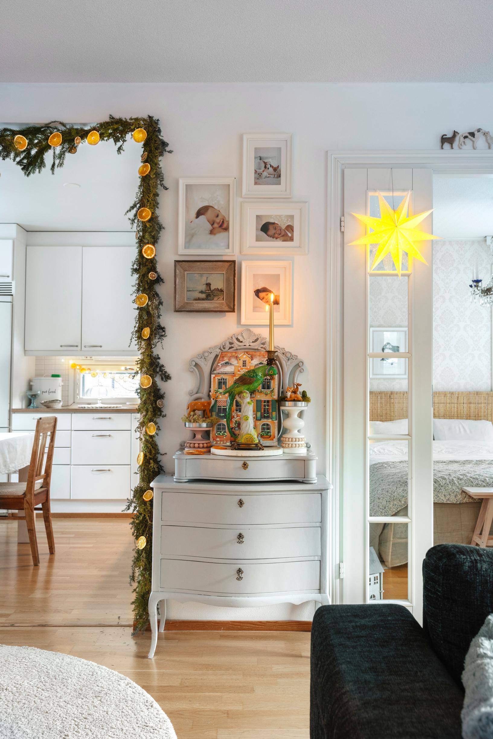 The Huttunen family’s living room with a Mamma Mia–style Christmas arrangement.