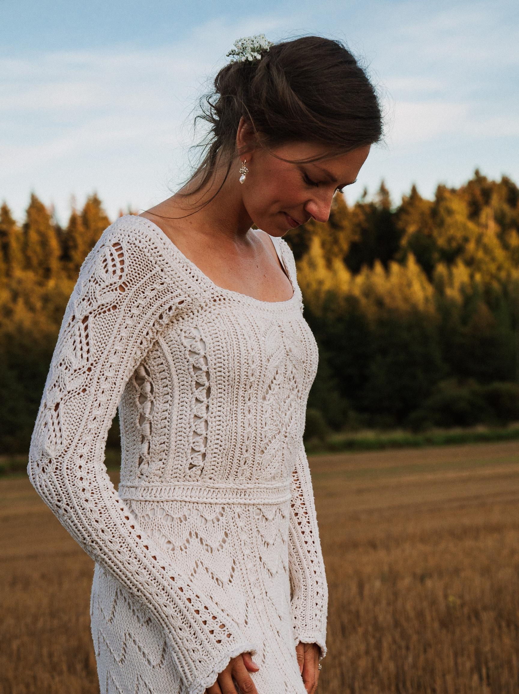 Veronika Lindberg in the knitted wedding dress she made herself
