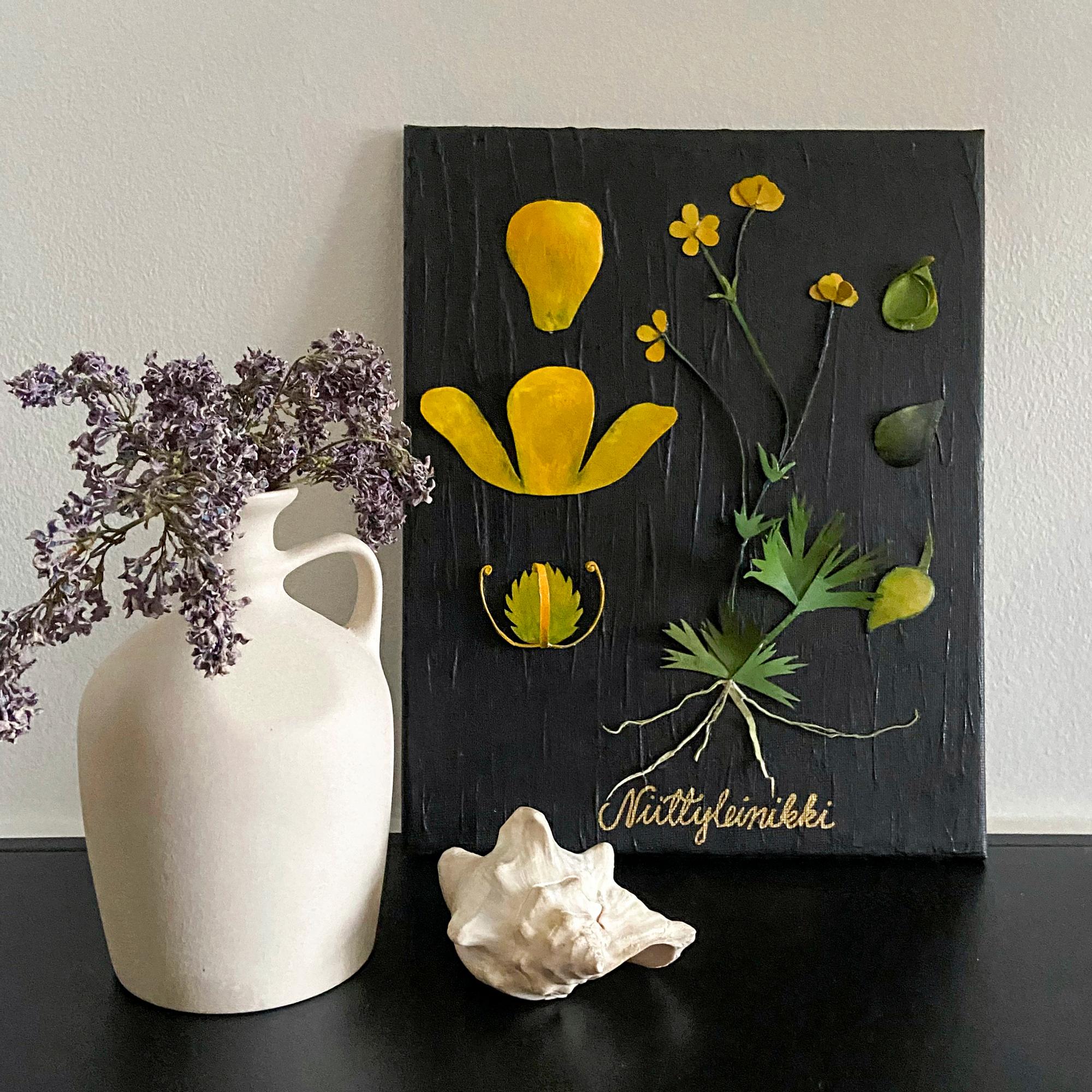 Turn toilet paper rolls into vintage-inspired botanical art