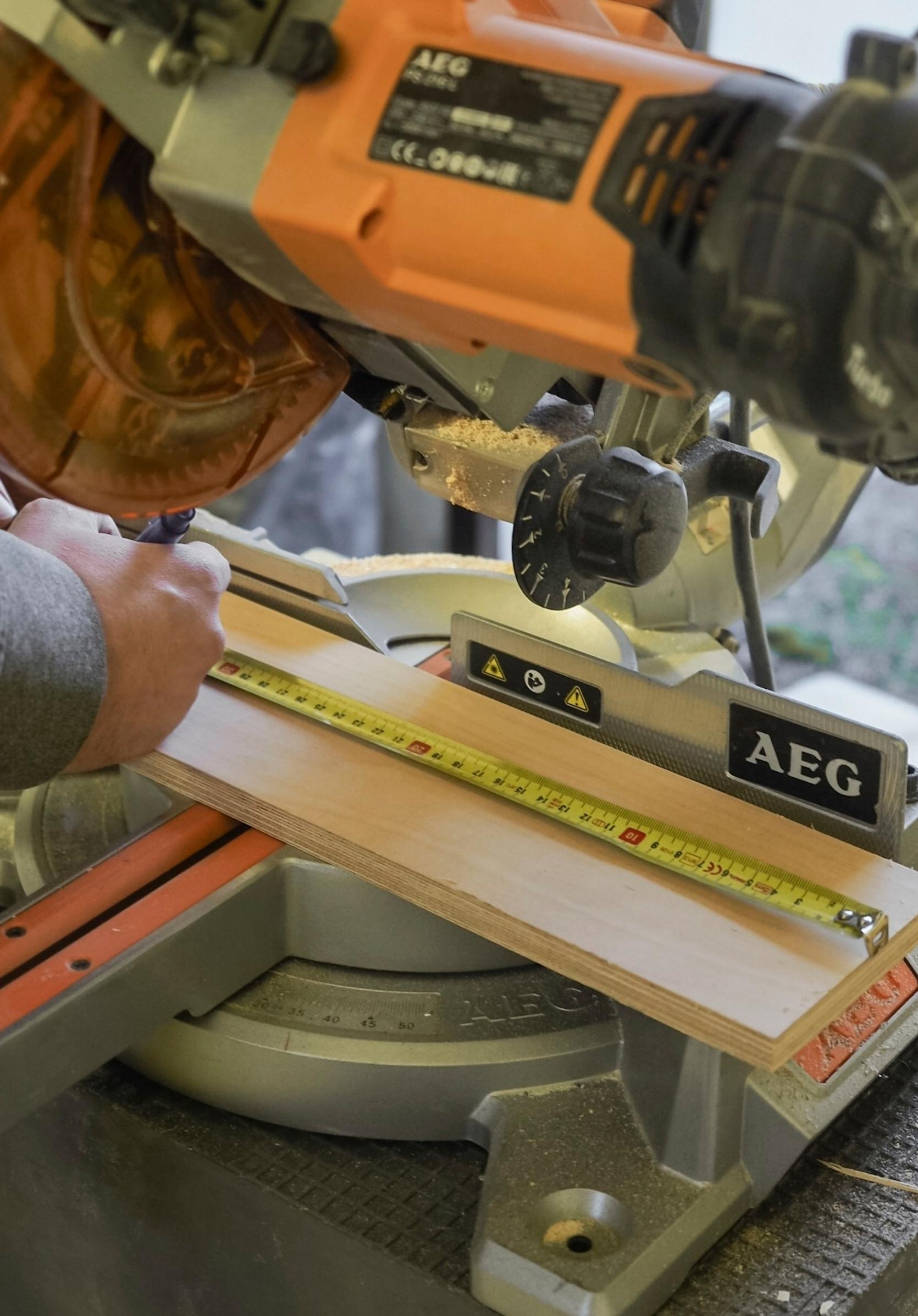 Cutting the frame pieces for the bedside table