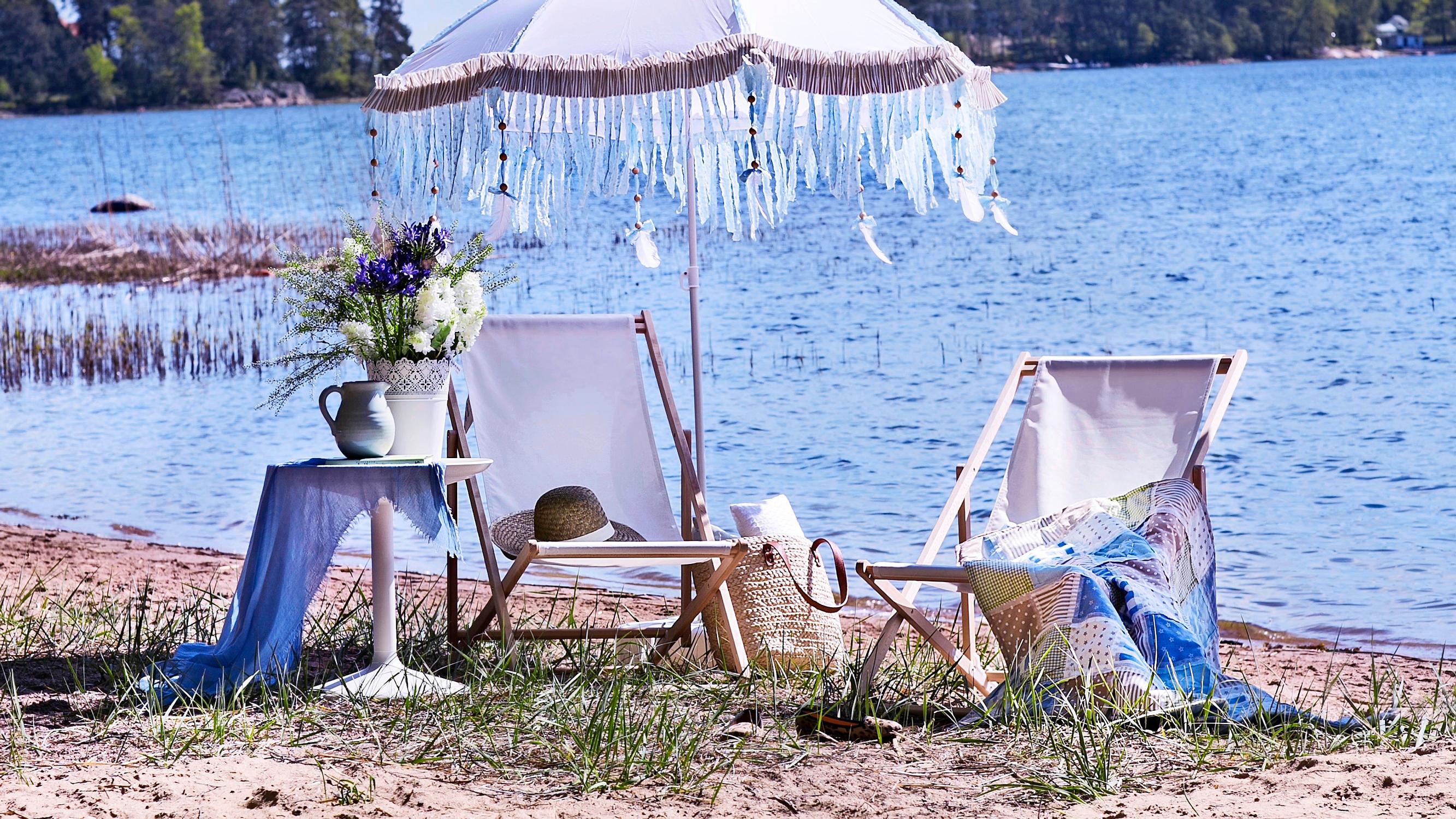 Summer house with a backyard beach—11 tips to create a dreamy beach from a muddy shore