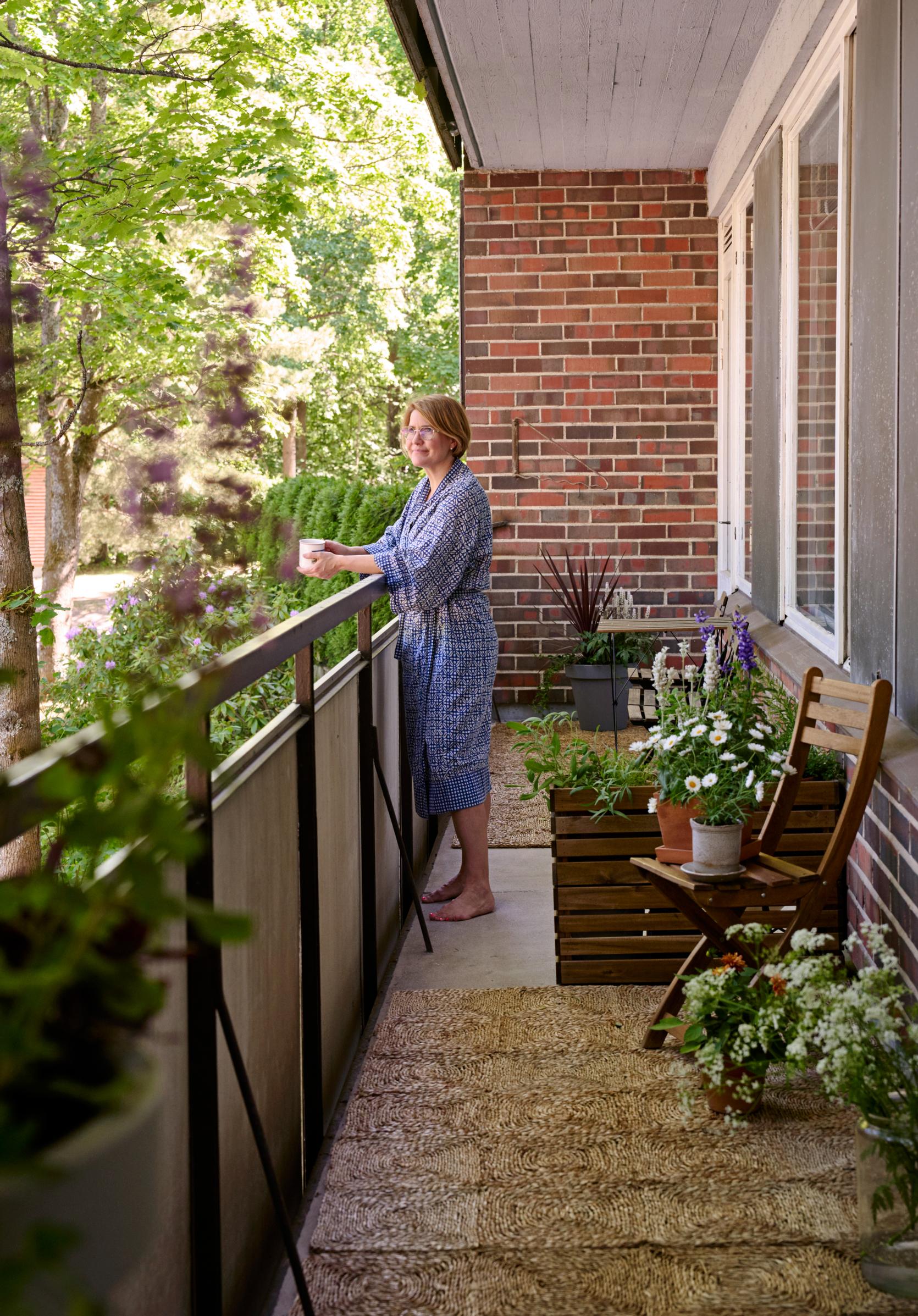 Photo of the 1960s building’s balcony.