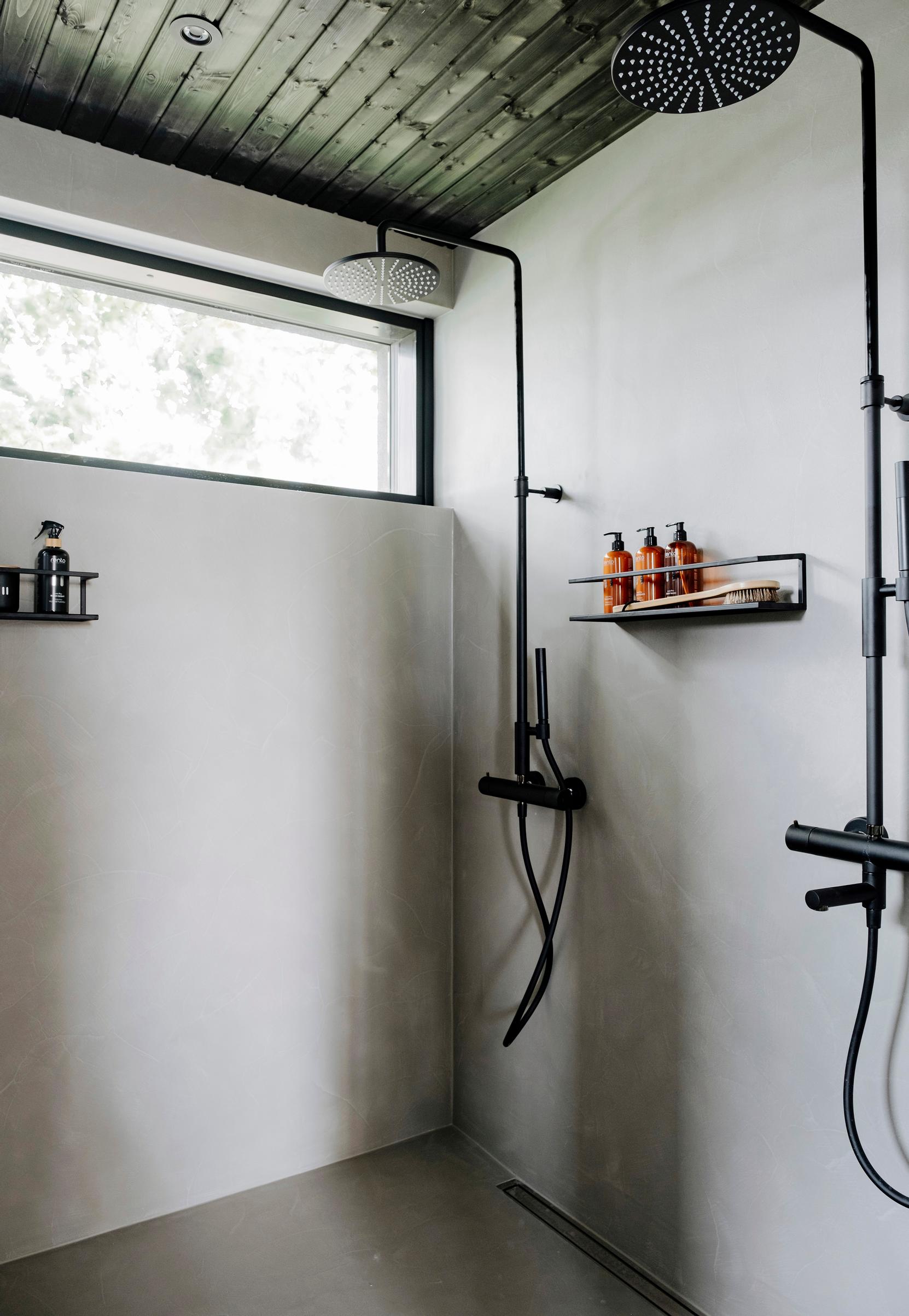 Shower area at Site 10 Villa Kuningatar